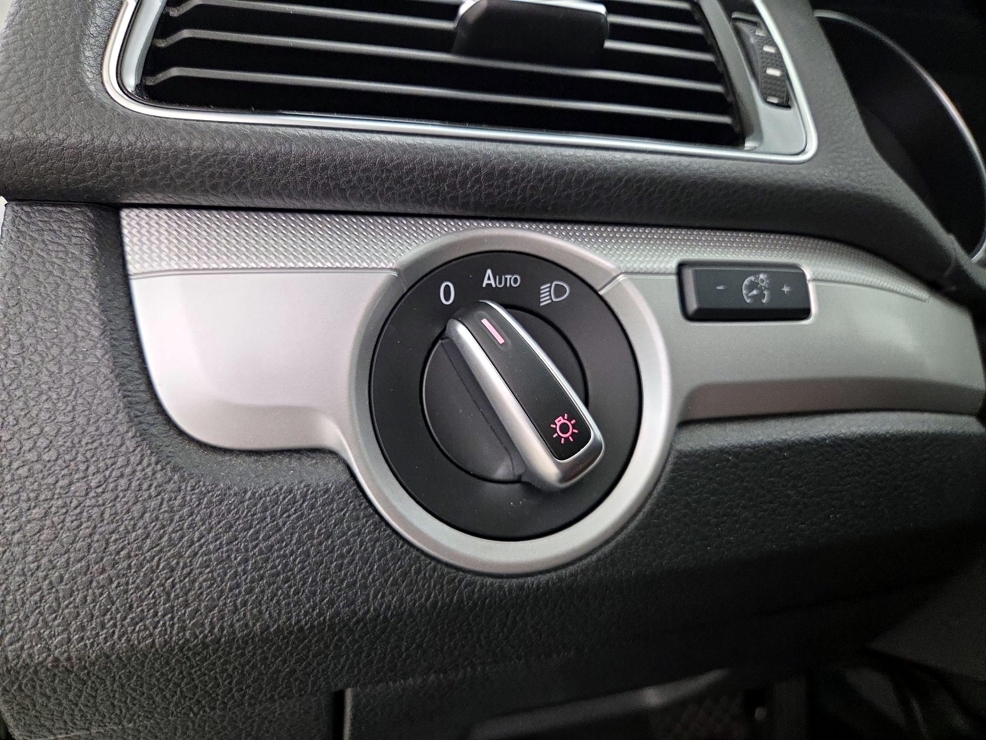 Thumbnail: 2016 Volkswagen Passat - 13