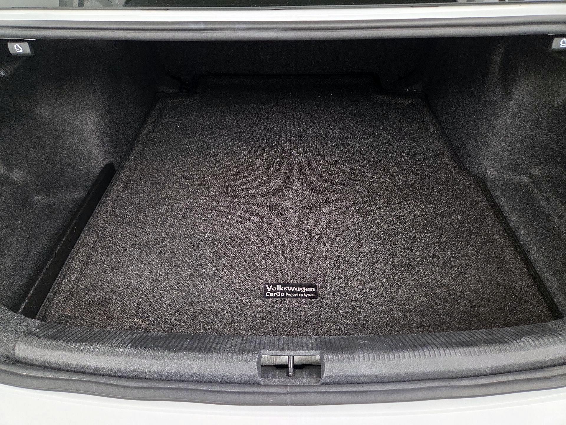 Thumbnail: 2016 Volkswagen Passat - 20