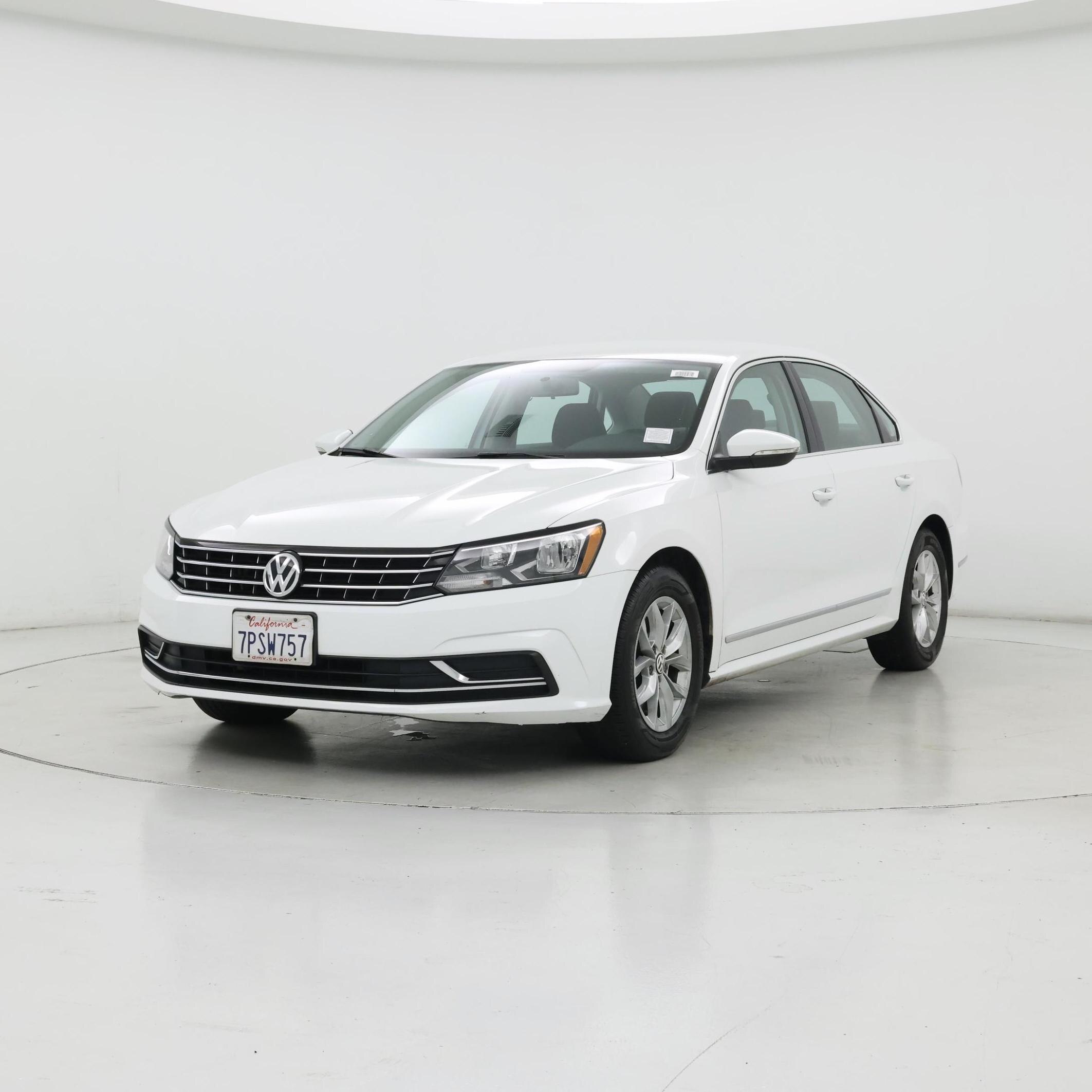 Thumbnail: 2016 Volkswagen Passat - 4