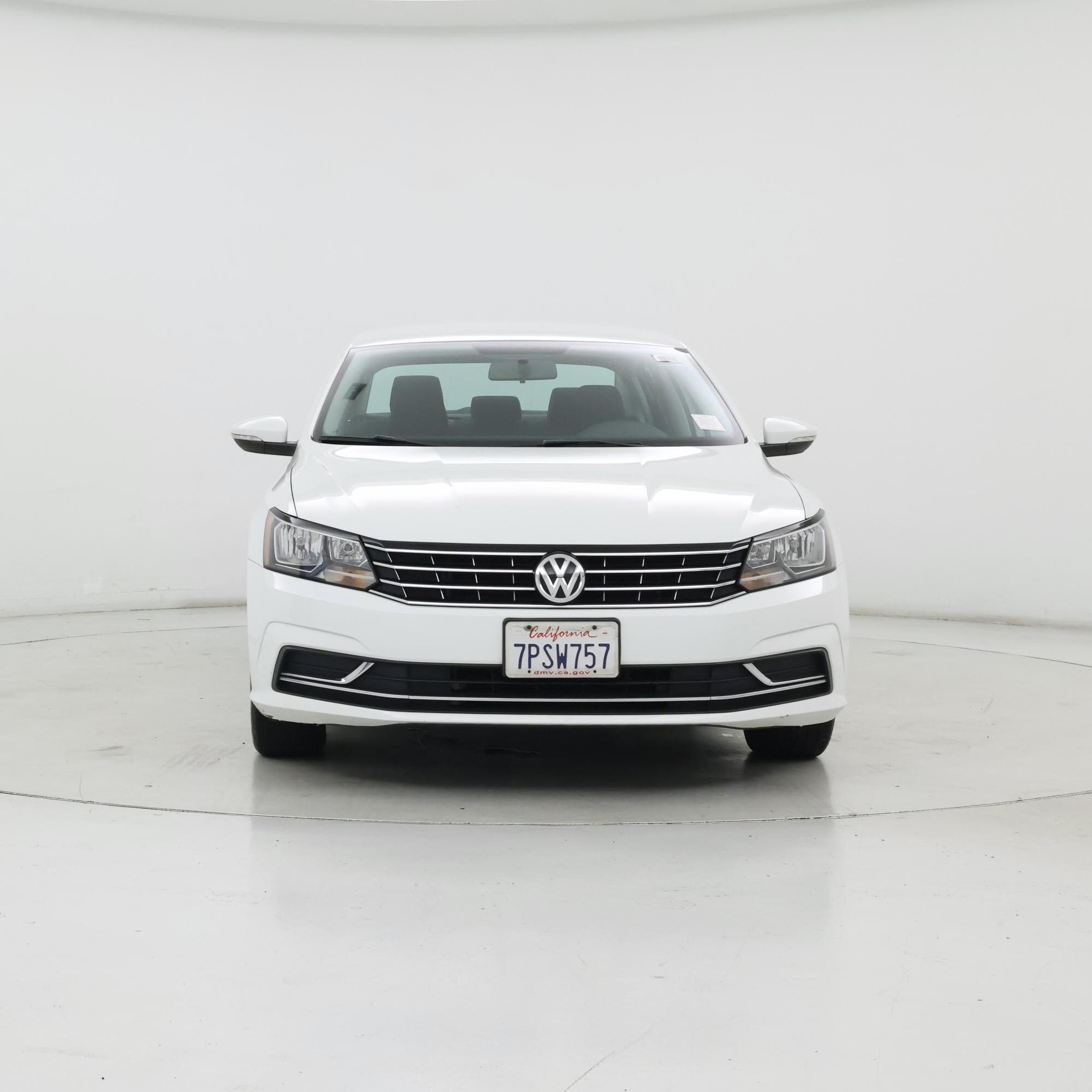 Thumbnail: 2016 Volkswagen Passat - 5