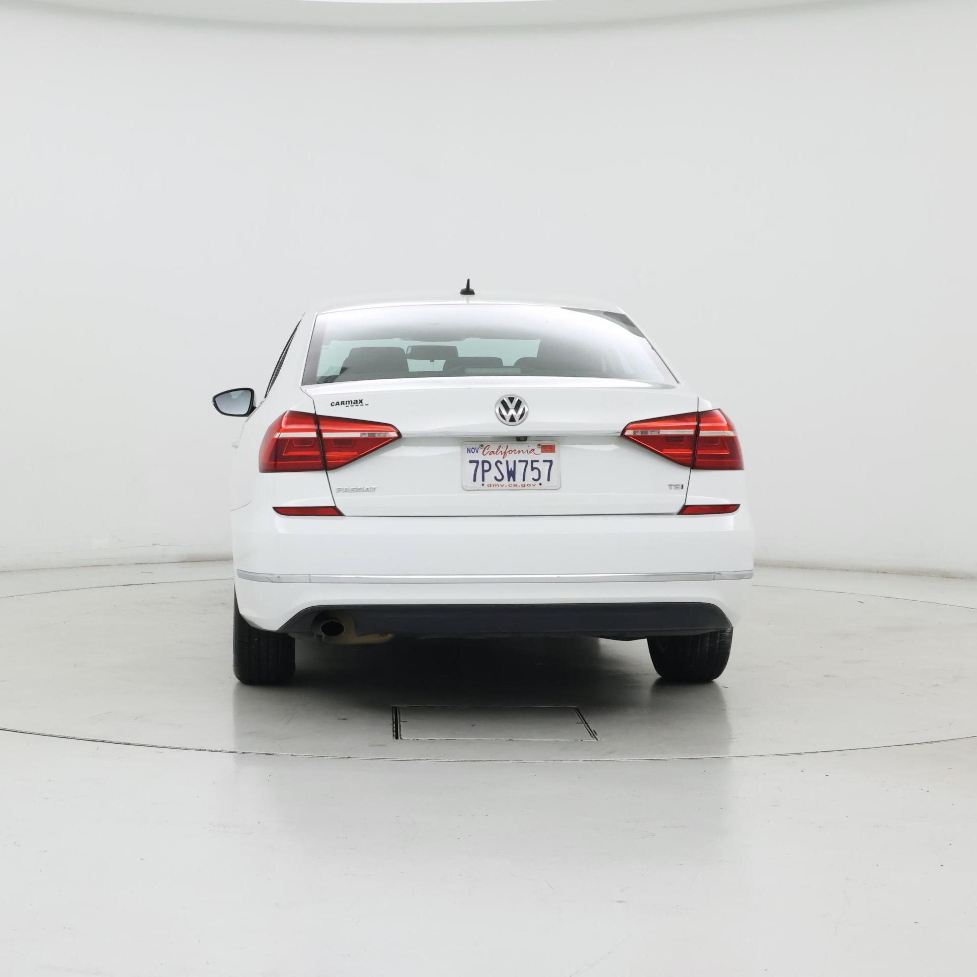 Thumbnail: 2016 Volkswagen Passat - 6