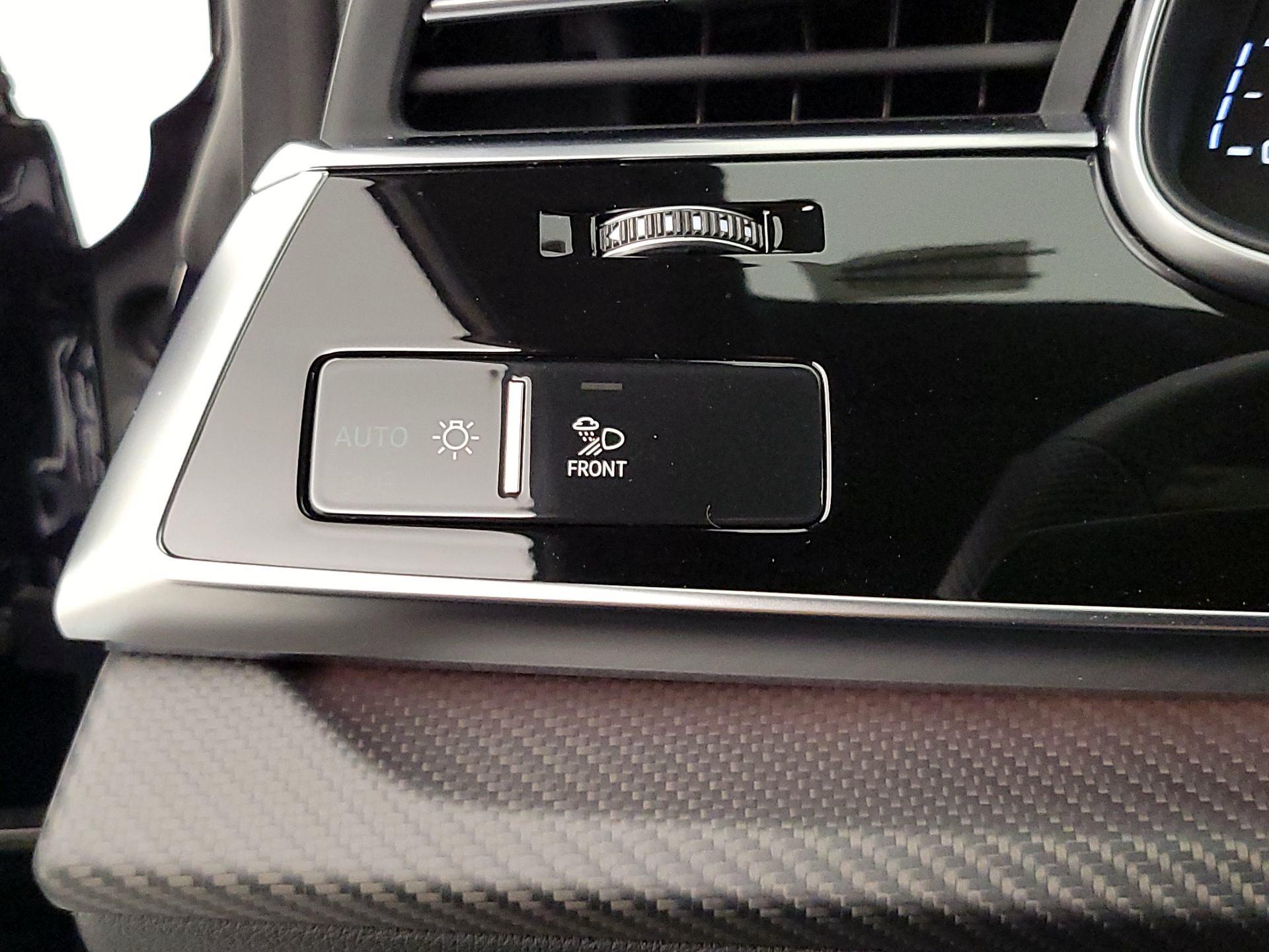 Thumbnail: 2025 Audi SQ8 - 13