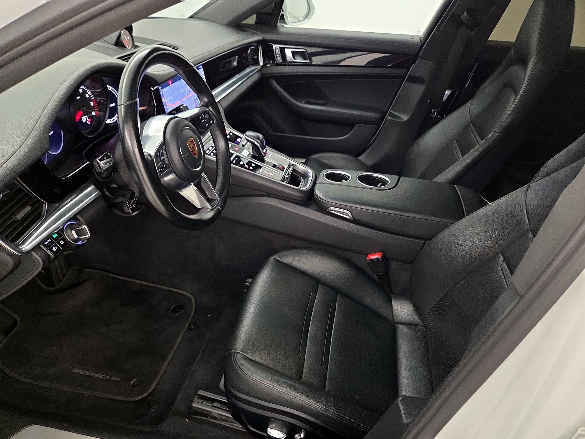 Thumbnail: 2020 Porsche Panamera - 11