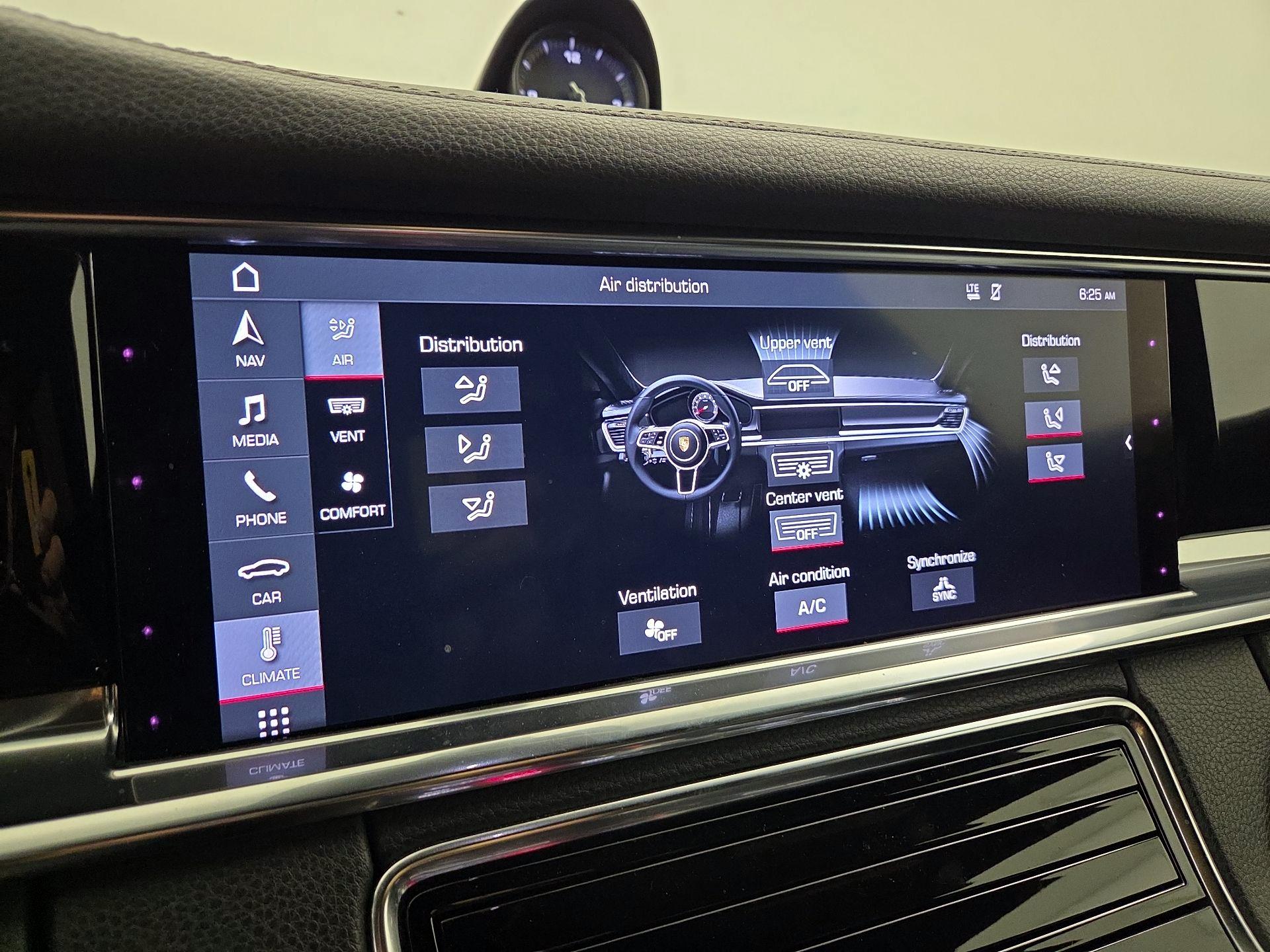 Thumbnail: 2020 Porsche Panamera - 17