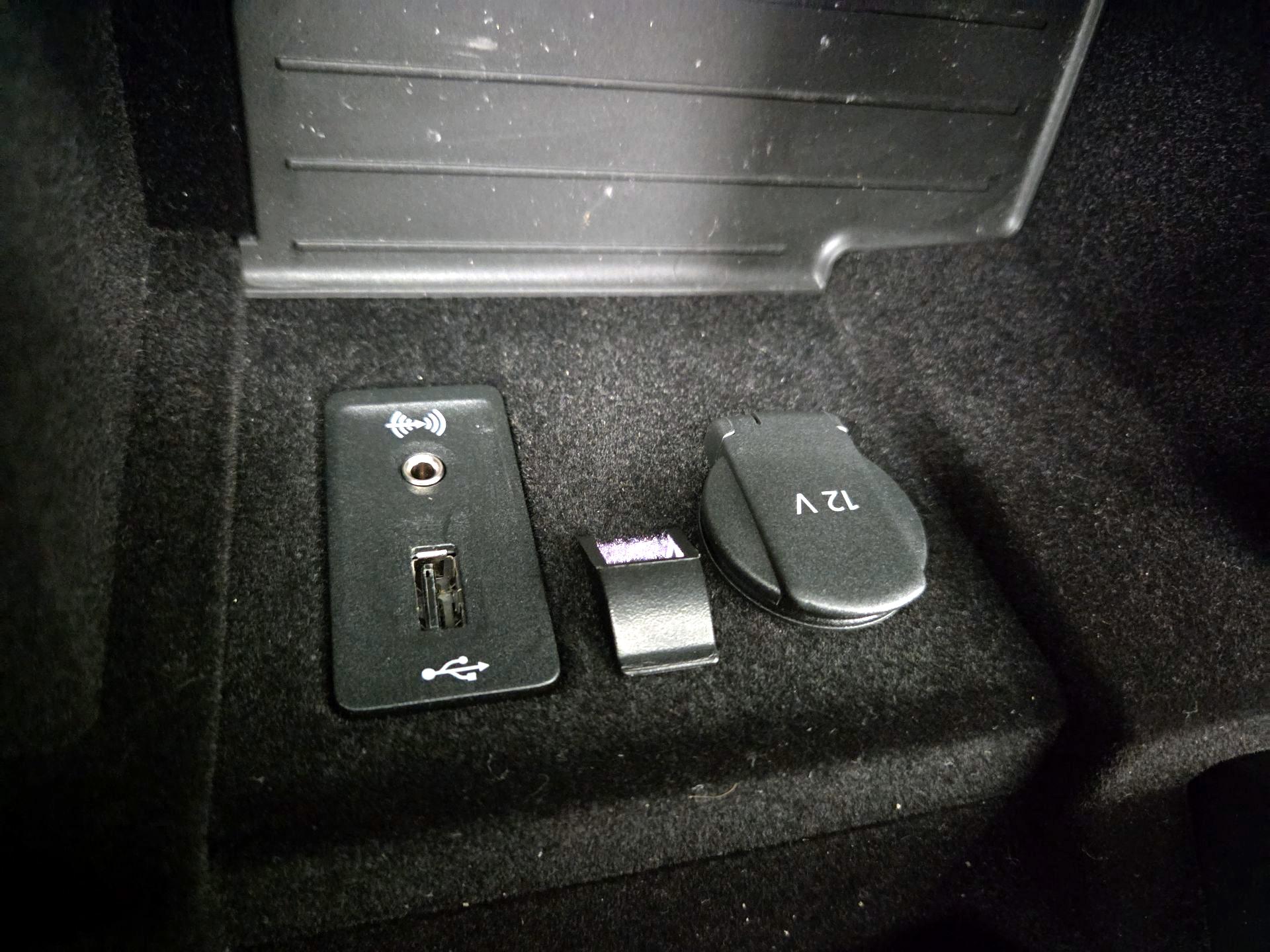 Thumbnail: 2020 Porsche Panamera - 19