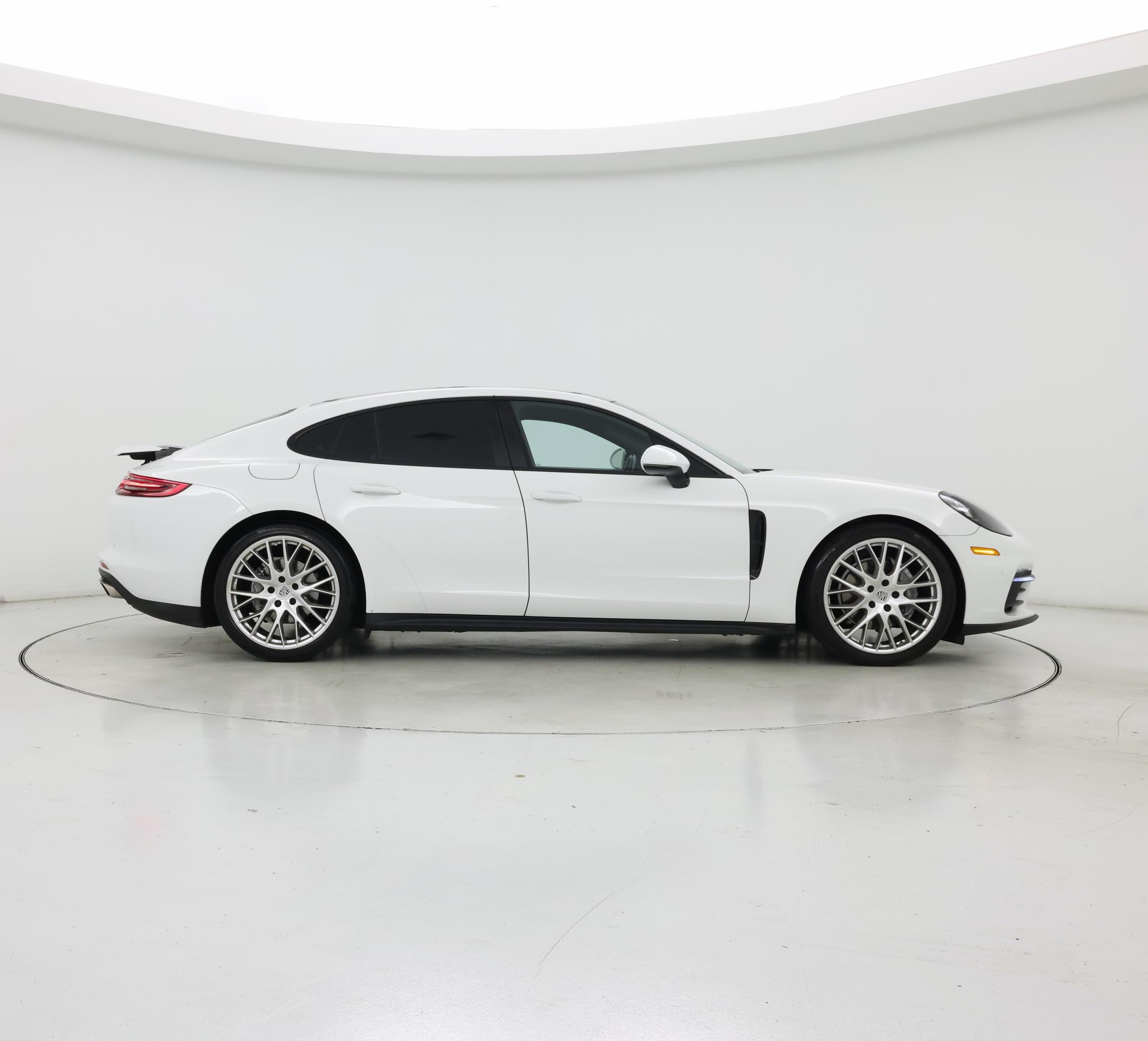 Thumbnail: 2020 Porsche Panamera - 7