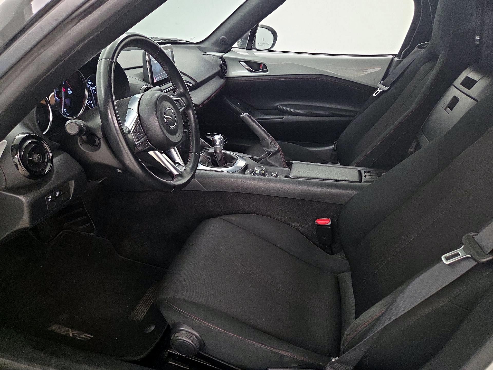 Thumbnail: 2016 Mazda MX-5 Miata - 11