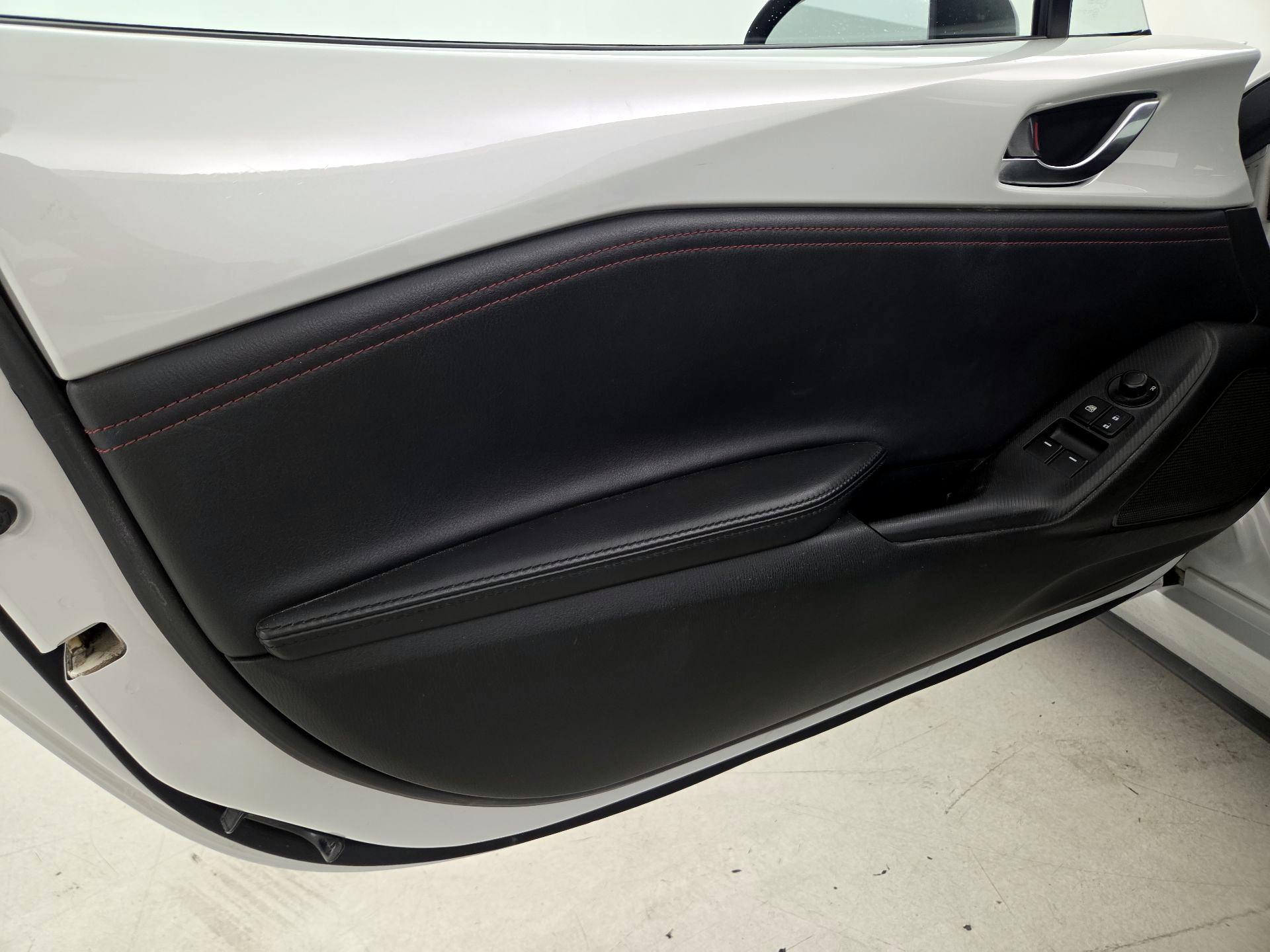 Thumbnail: 2016 Mazda MX-5 Miata - 12