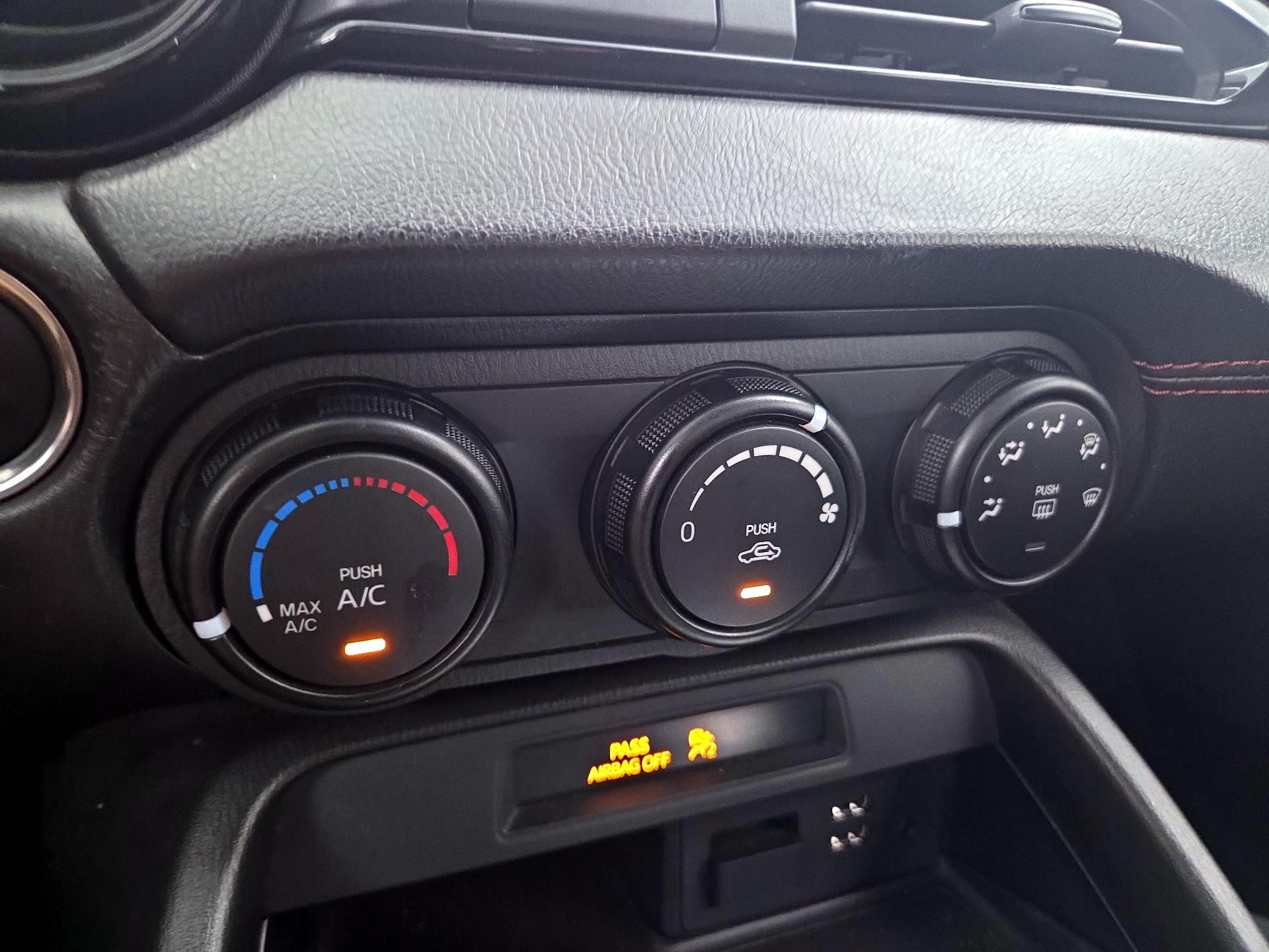 Thumbnail: 2016 Mazda MX-5 Miata - 15