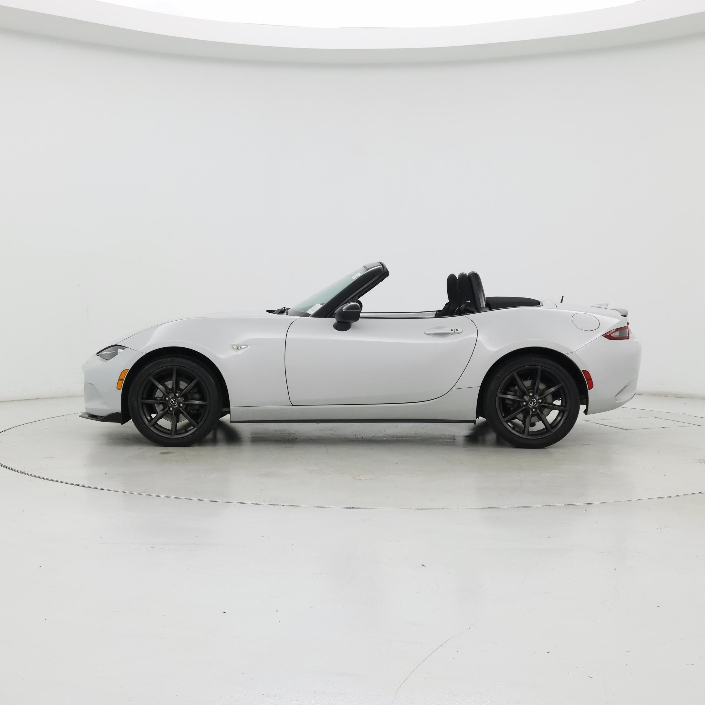 Thumbnail: 2016 Mazda MX-5 Miata - 3