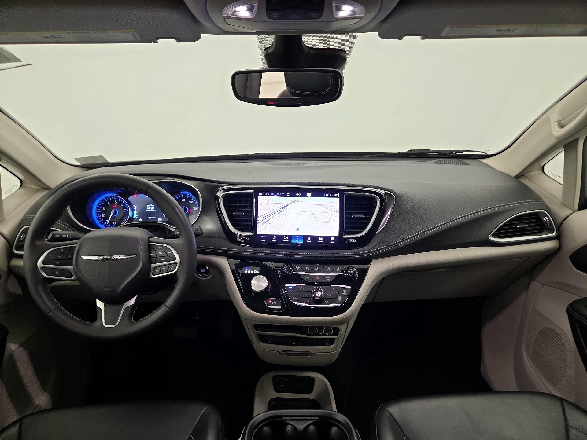 Thumbnail: 2023 Chrysler Pacifica - 9