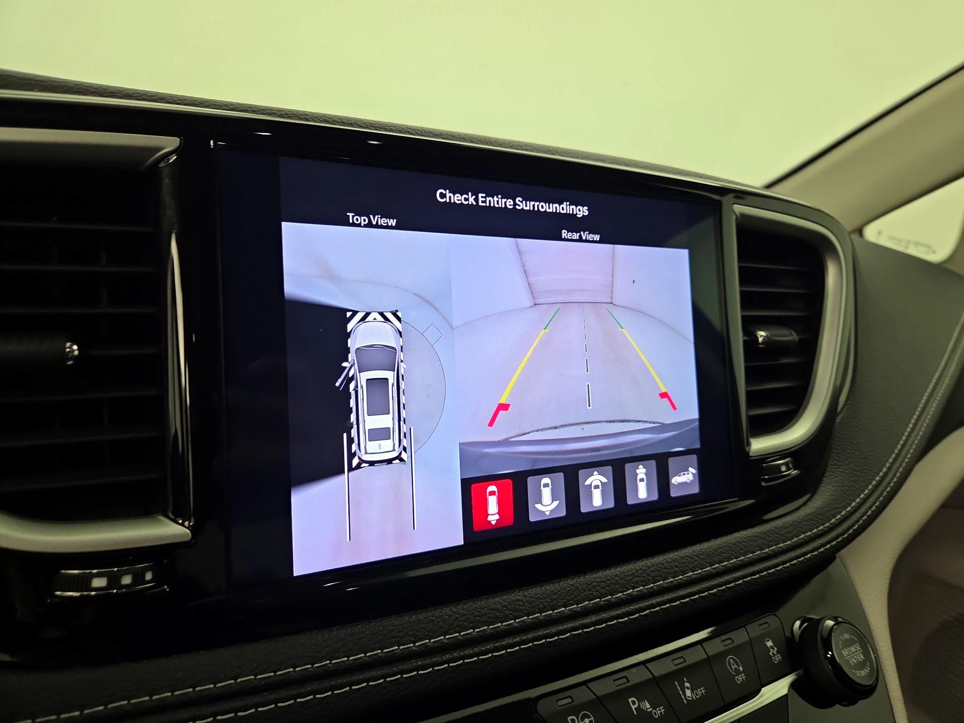 Thumbnail: 2023 Chrysler Pacifica - 15