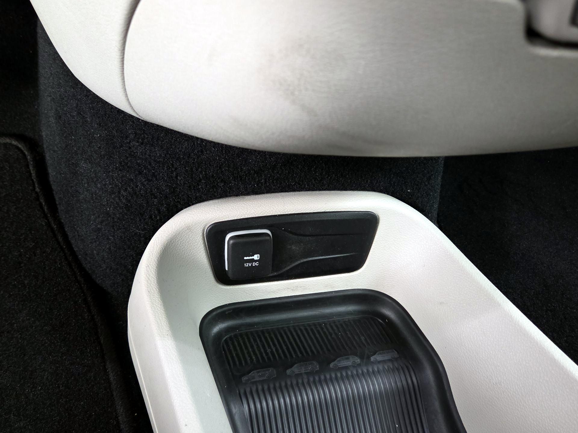 Thumbnail: 2023 Chrysler Pacifica - 19