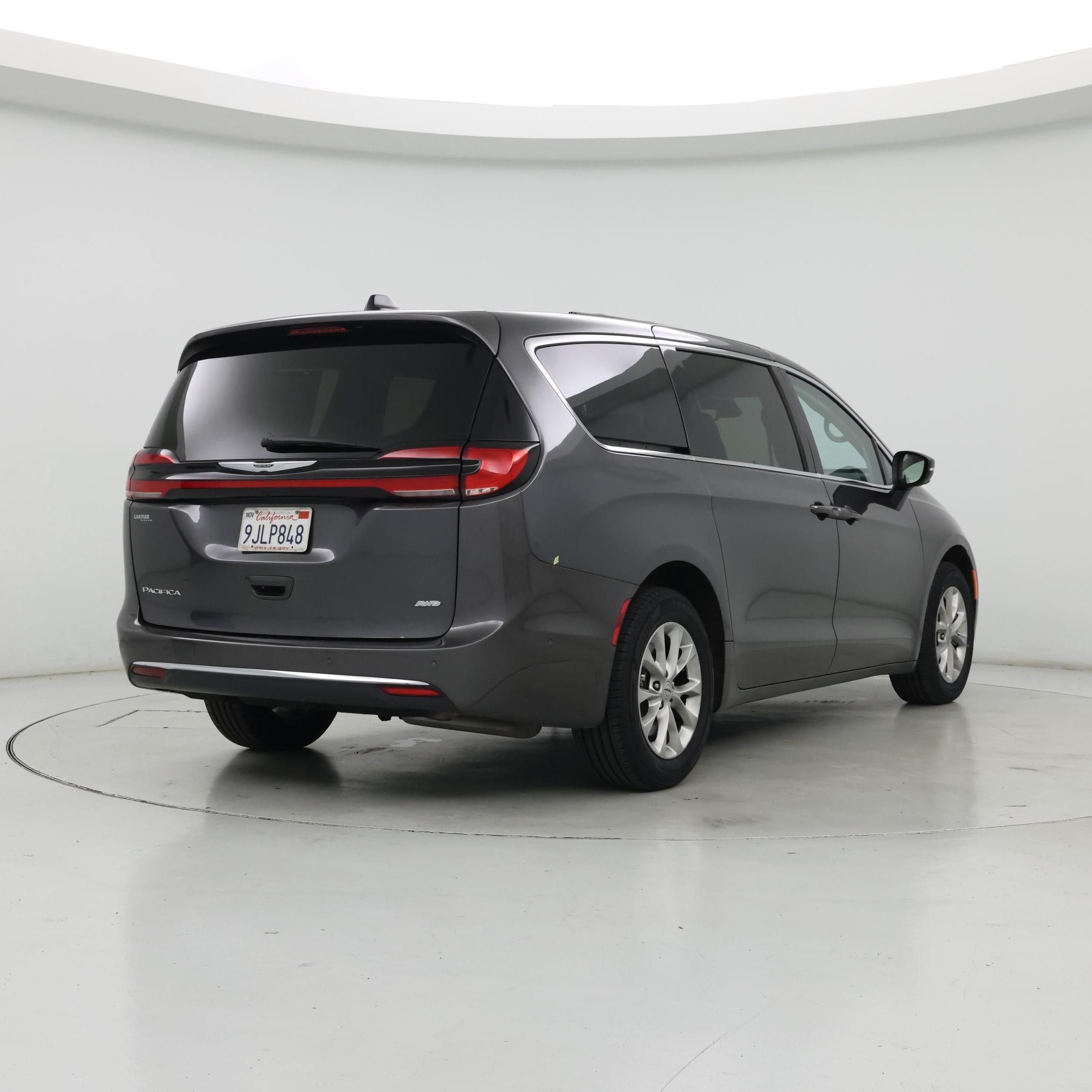 Thumbnail: 2023 Chrysler Pacifica - 8