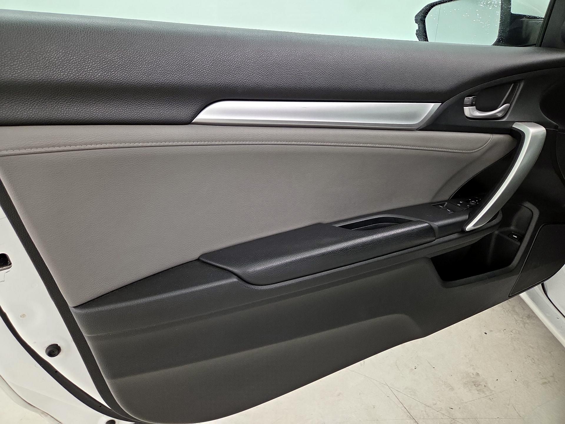 Thumbnail: 2016 Honda Civic - 12