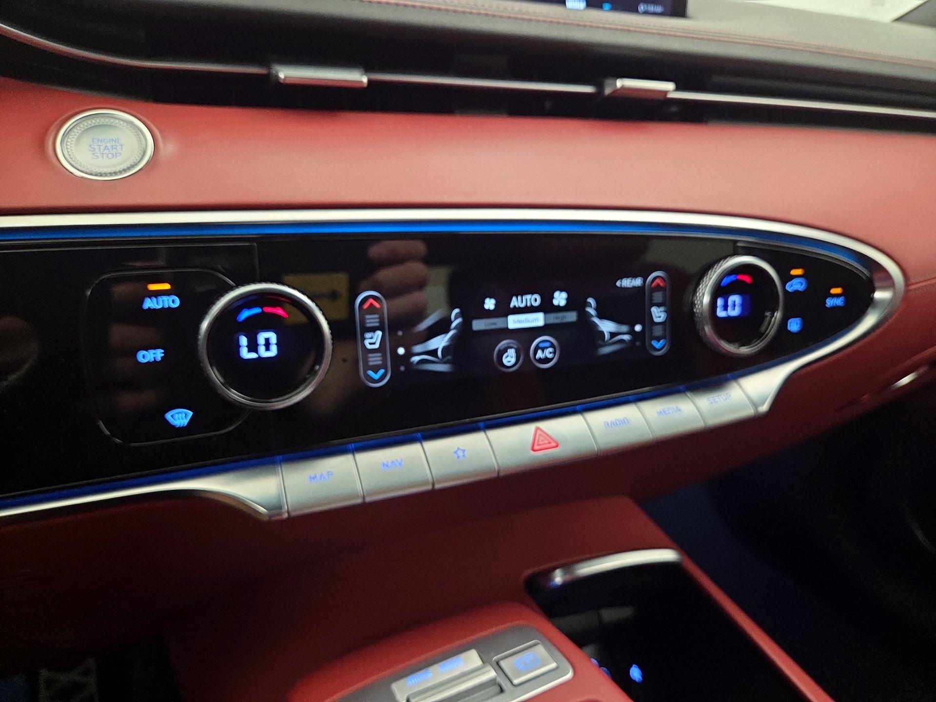 Thumbnail: 2023 Genesis GV70 - 17