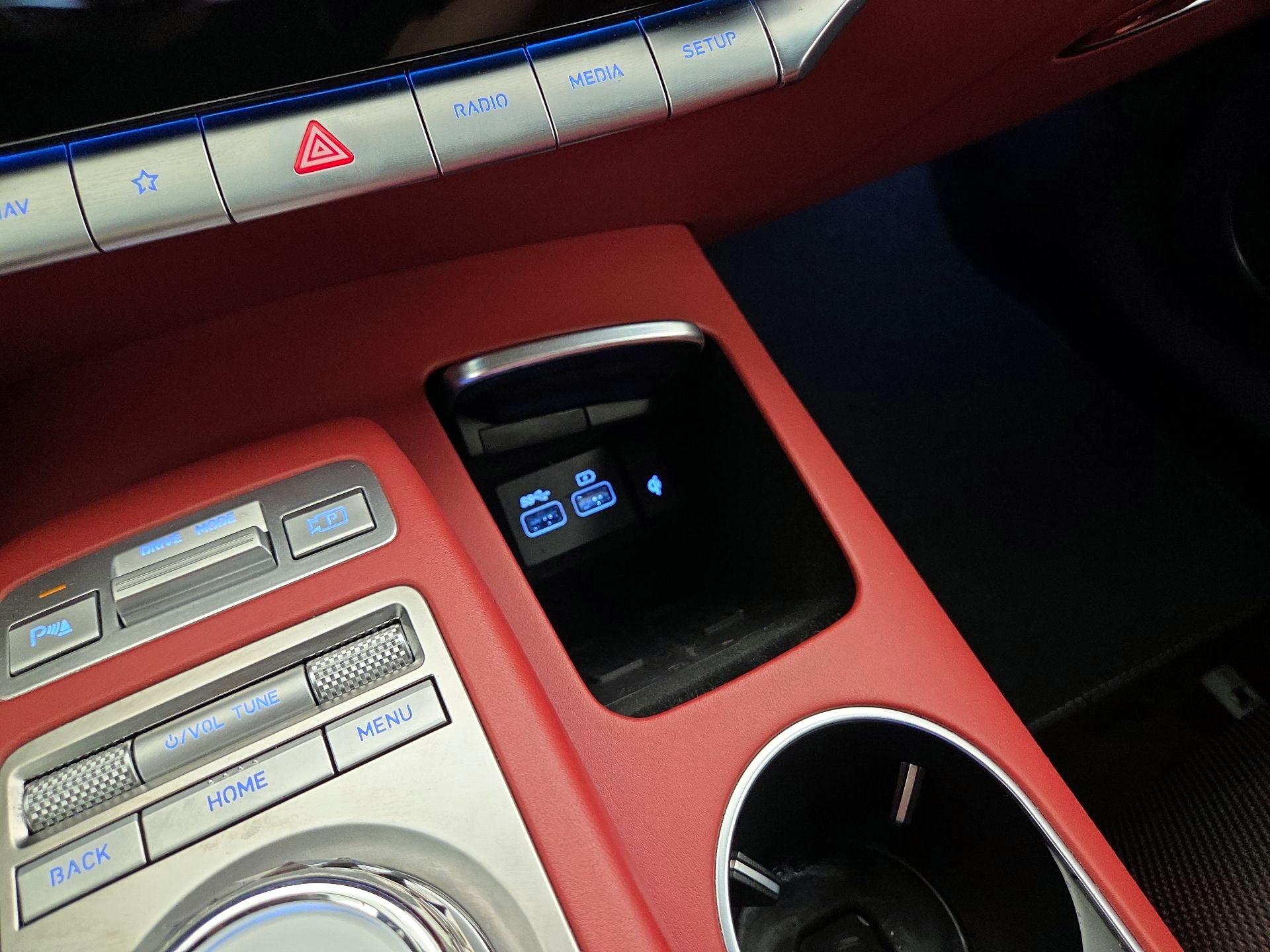 Thumbnail: 2023 Genesis GV70 - 19