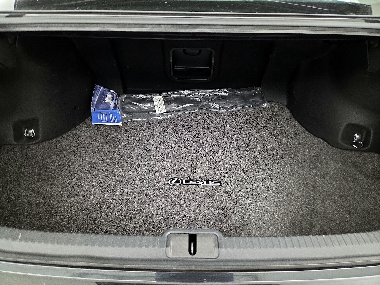 2024 Lexus ES 350 - Photo 22
