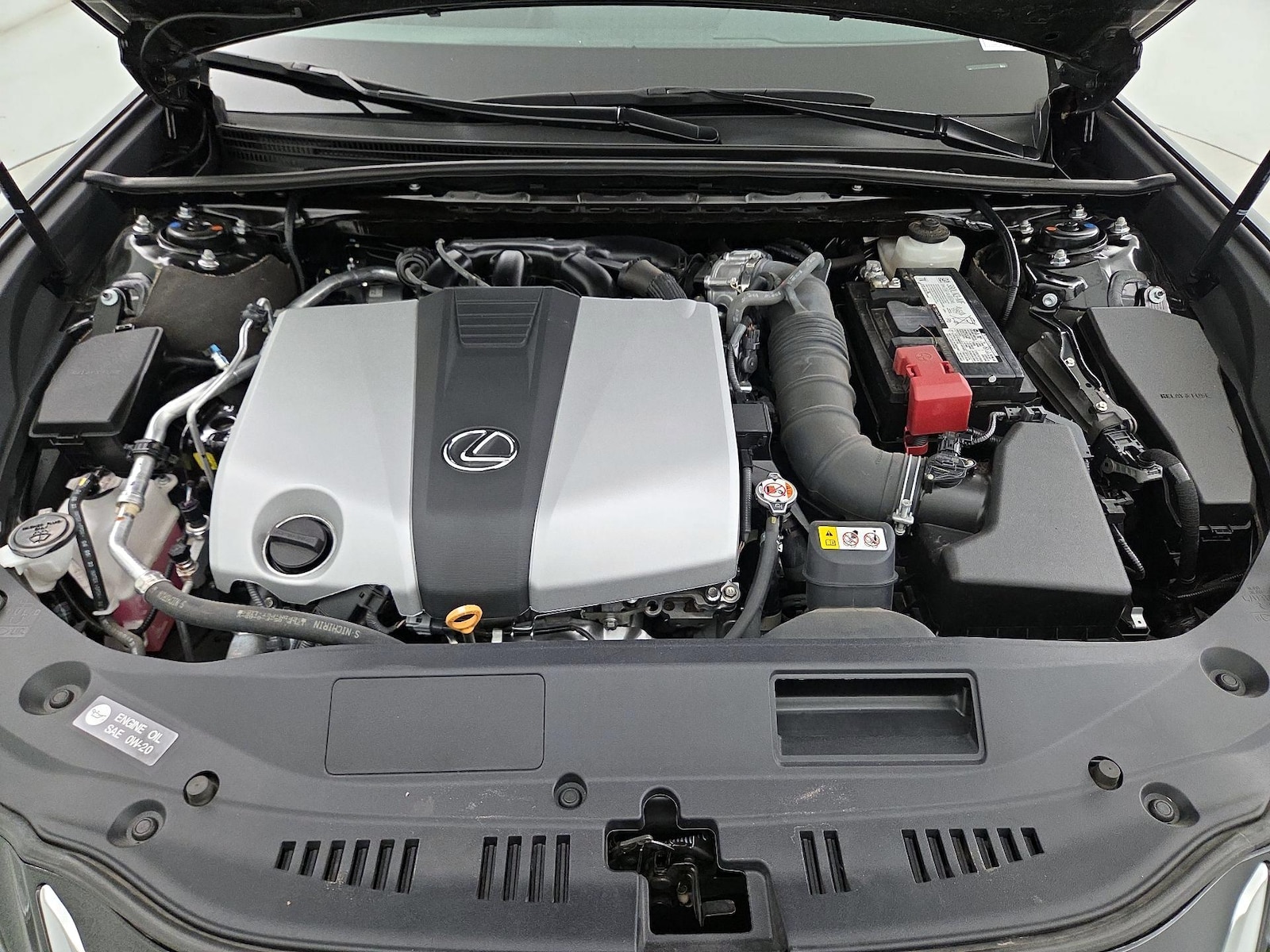 2024 Lexus ES 350 - Photo 23