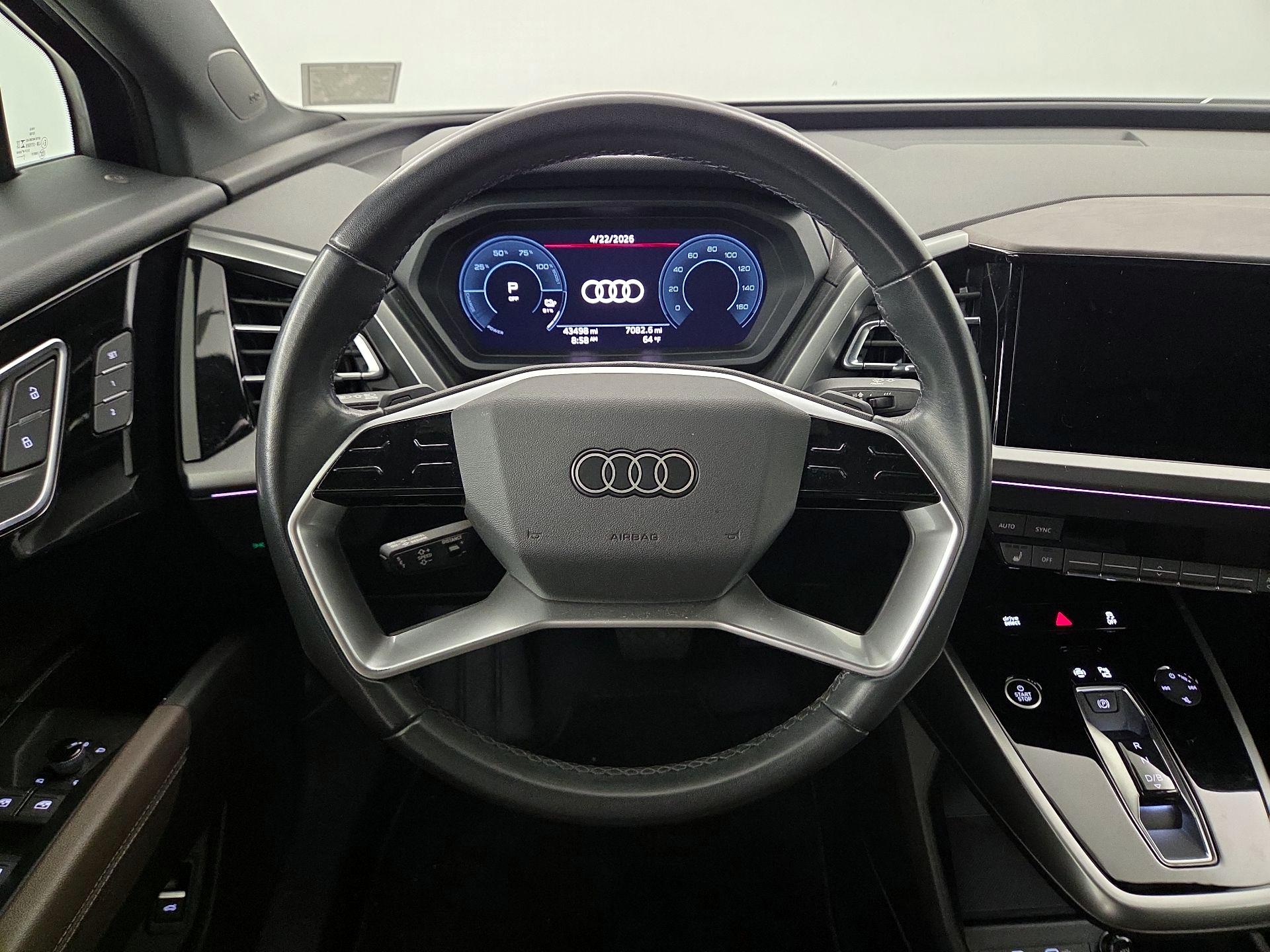 Thumbnail: 2022 Audi Q4 e-tron - 10