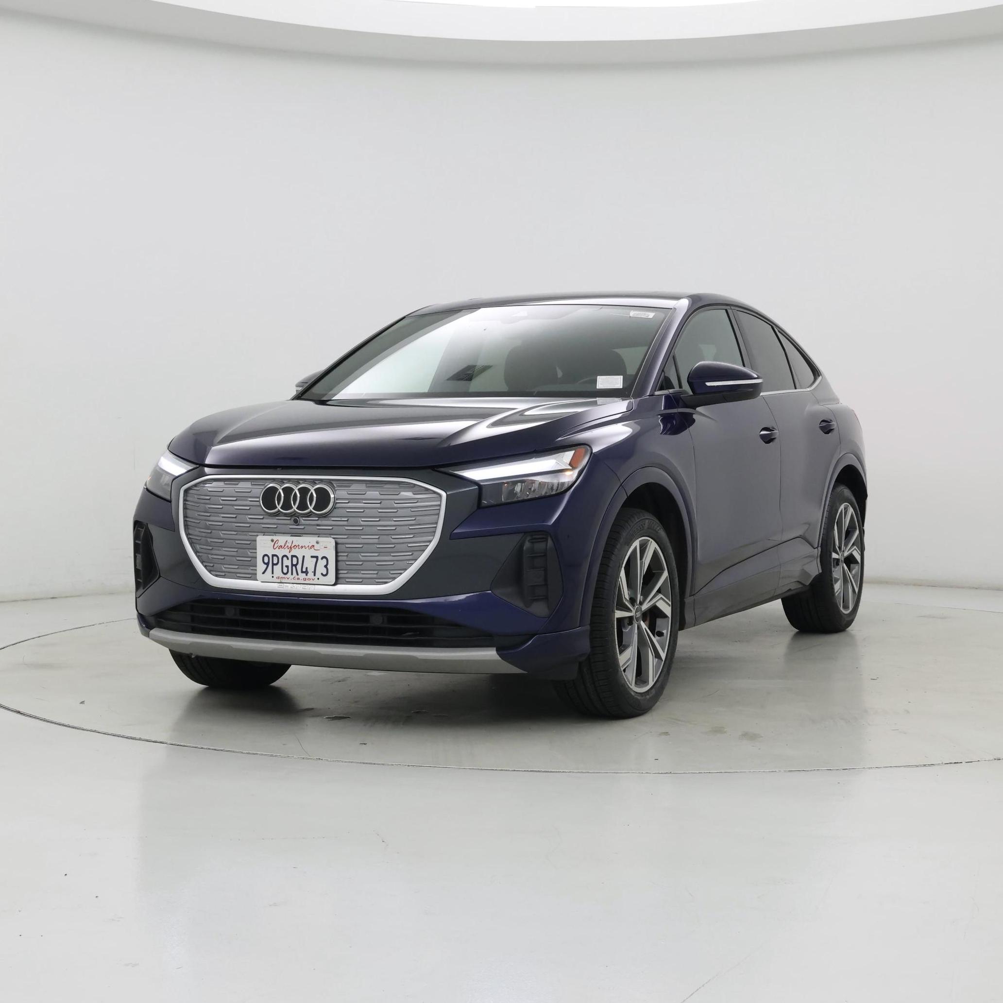 Thumbnail: 2022 Audi Q4 e-tron - 4