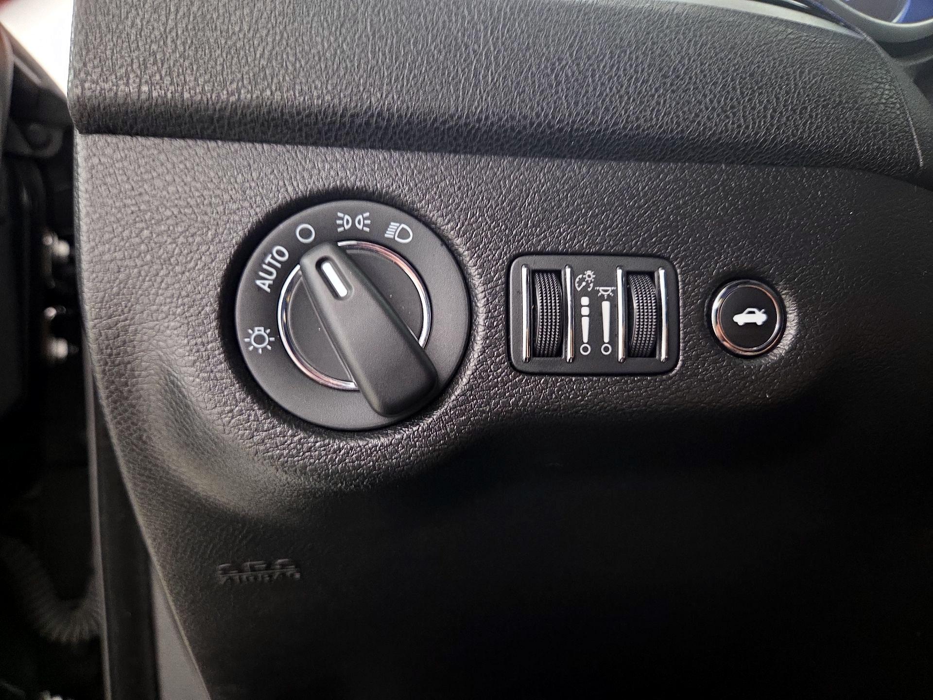 Thumbnail: 2023 Chrysler 300 - 13