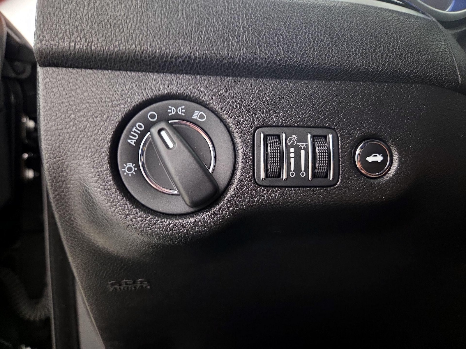 2023 Chrysler 300 Touring - Photo 14