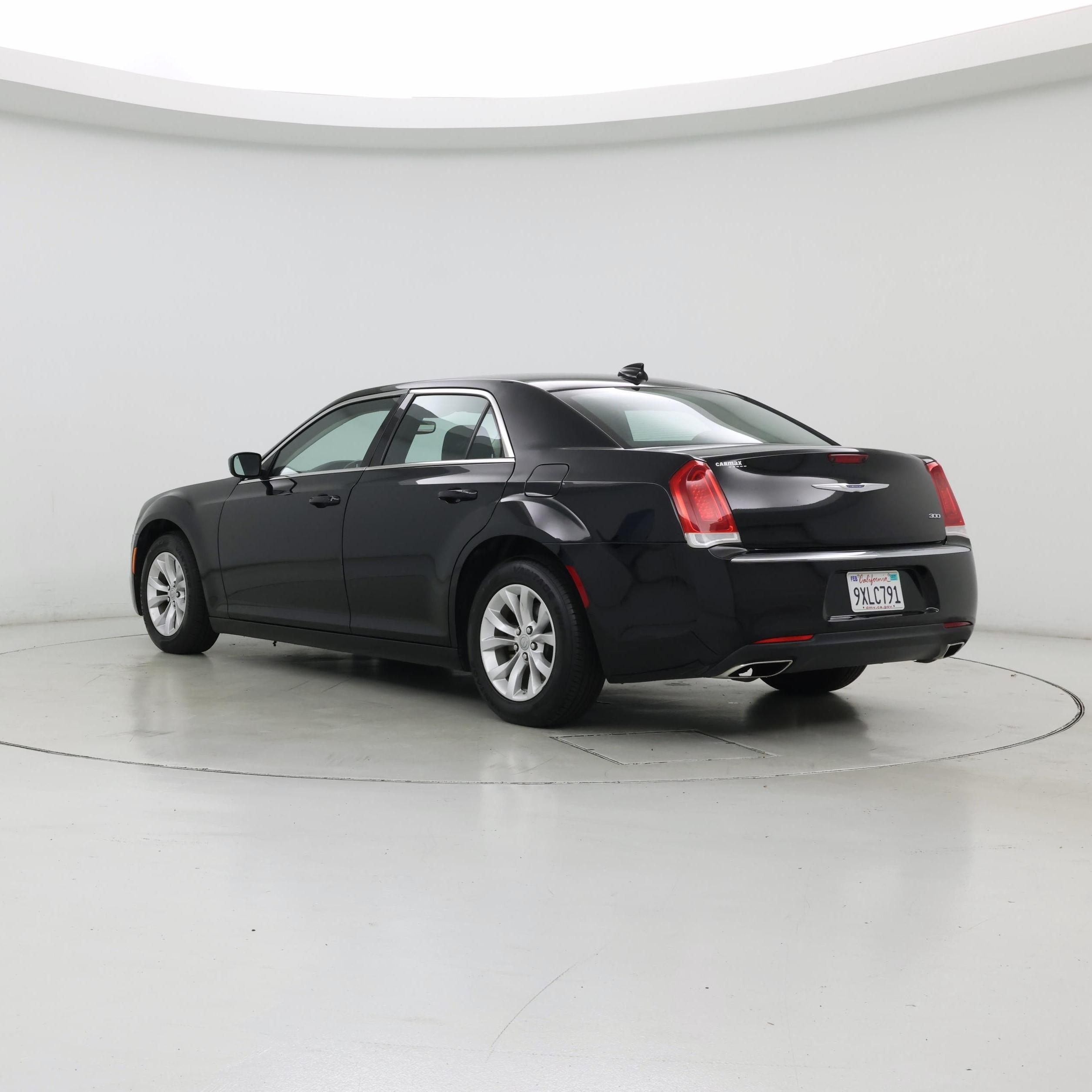 Thumbnail: 2023 Chrysler 300 - 2