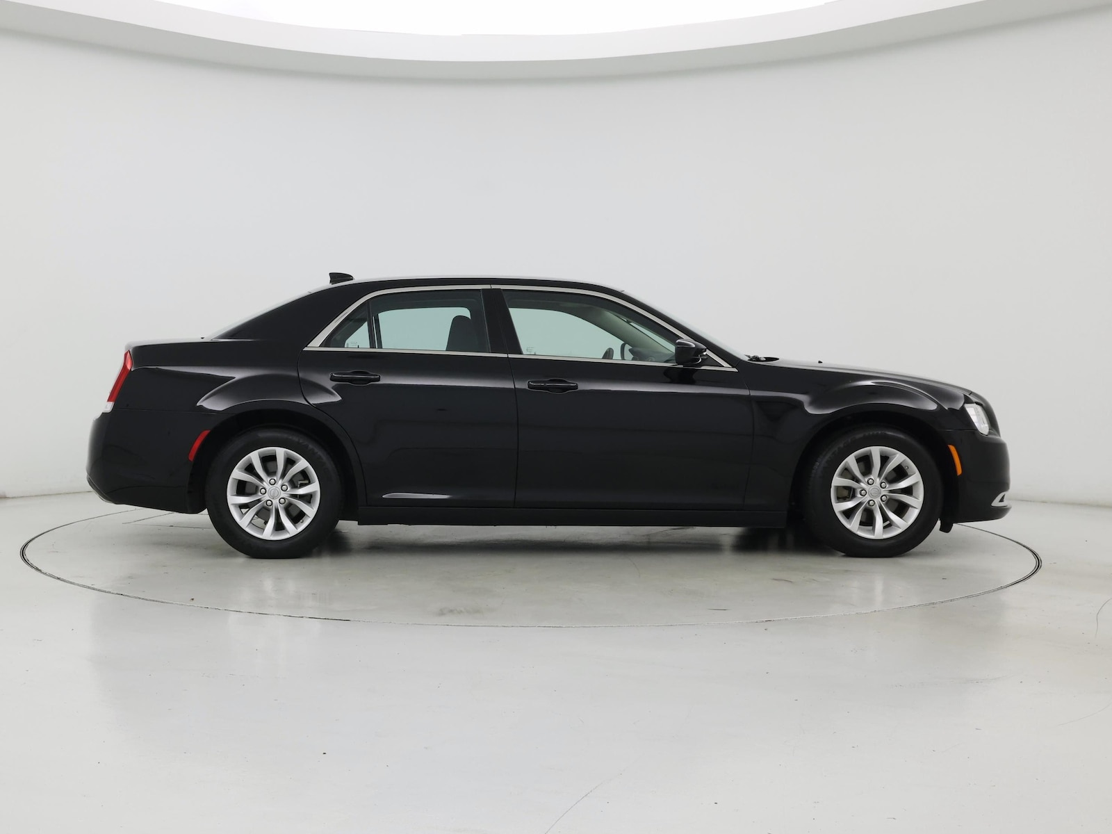 2023 Chrysler 300 Touring - Photo 8