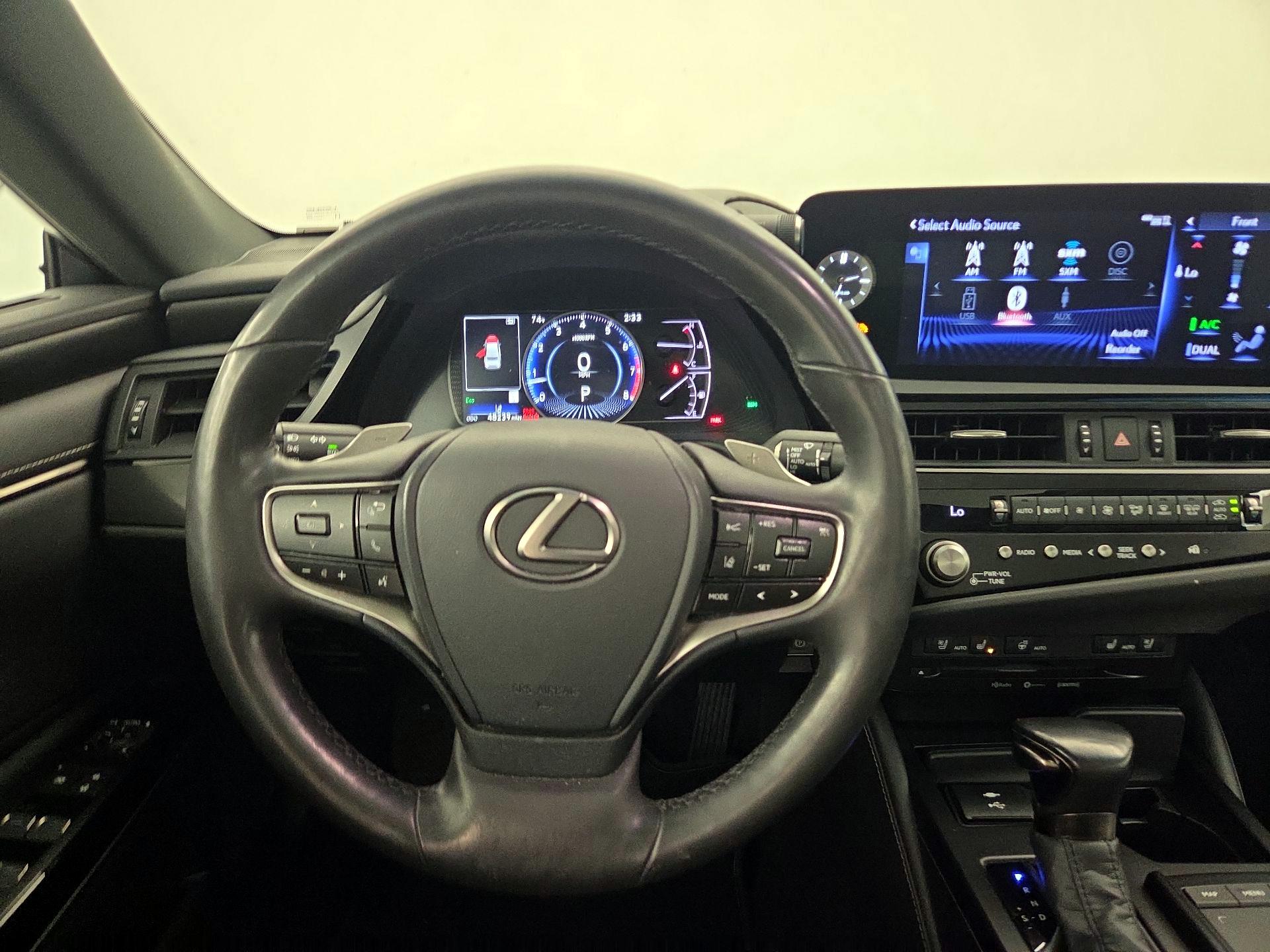 Thumbnail: 2022 Lexus ES - 10