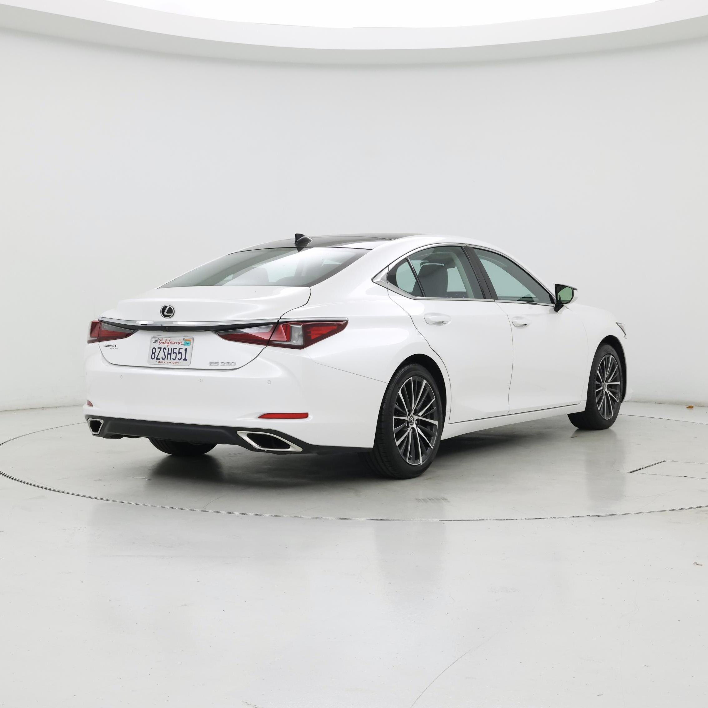Thumbnail: 2022 Lexus ES - 8