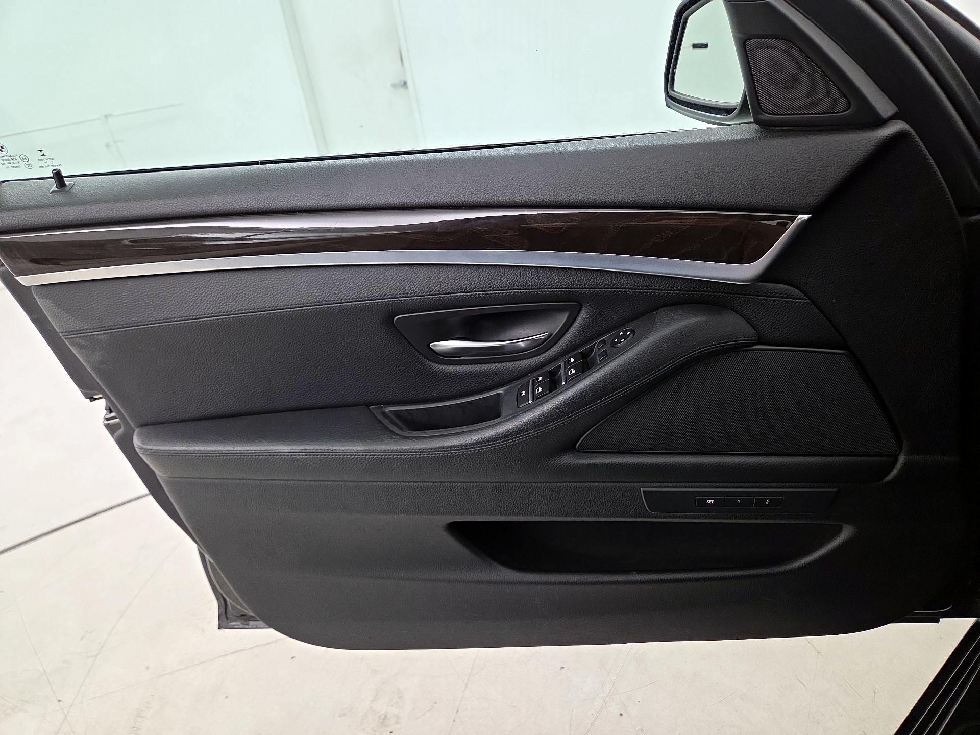 Thumbnail: 2015 BMW 5 Series - 12
