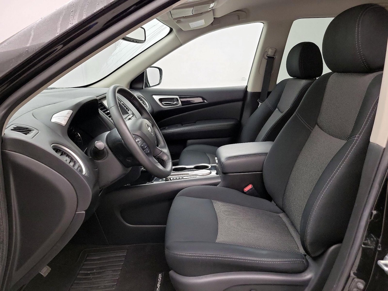 2018 Nissan Pathfinder SV - Photo 12