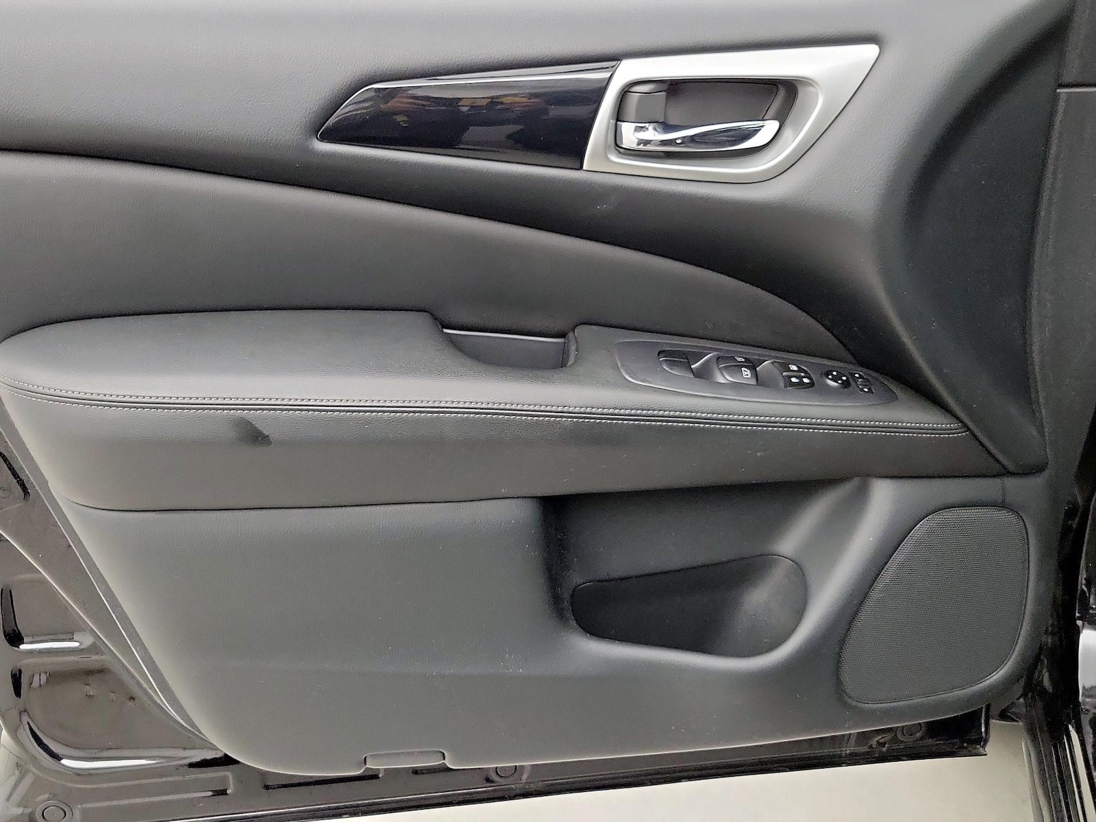 2018 Nissan Pathfinder SV - Photo 13