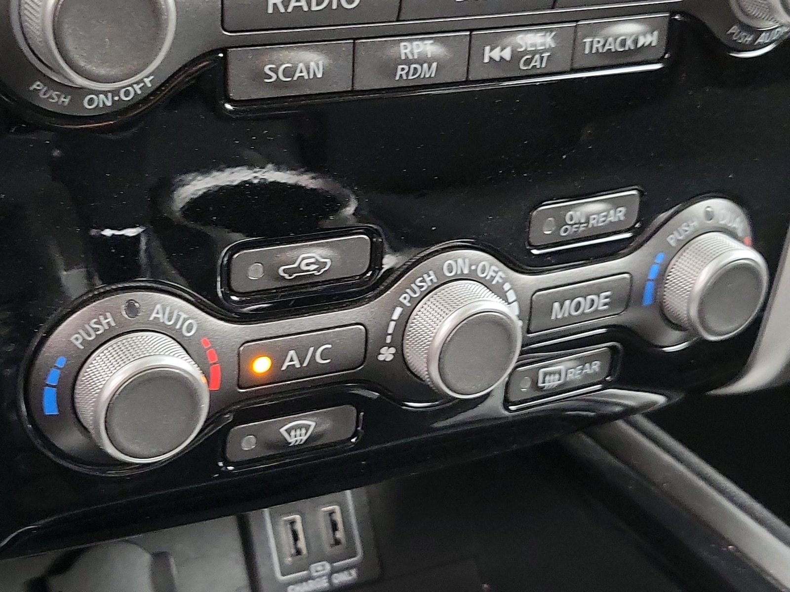 2018 Nissan Pathfinder SV - Photo 17