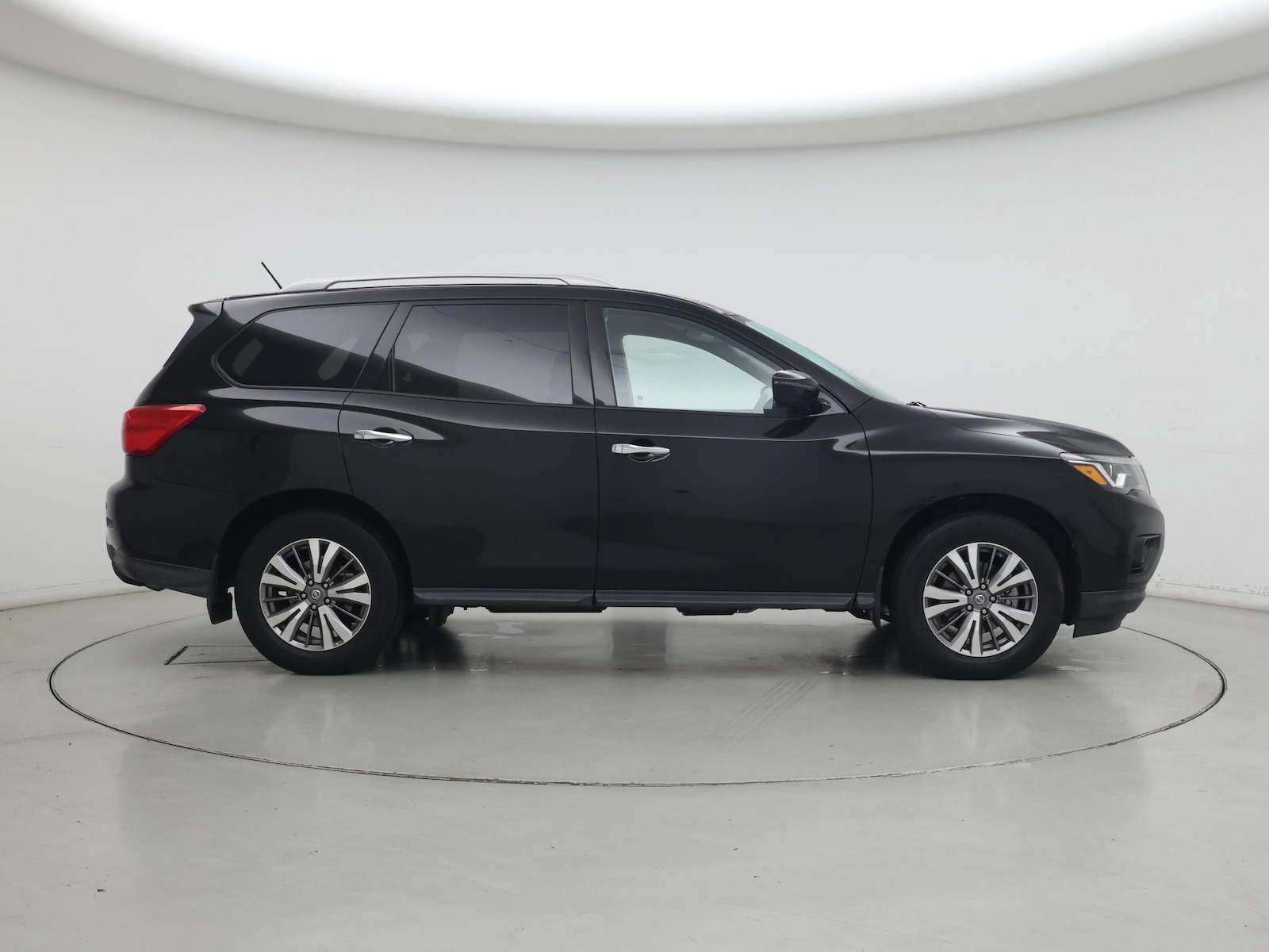 2018 Nissan Pathfinder SV - Photo 8