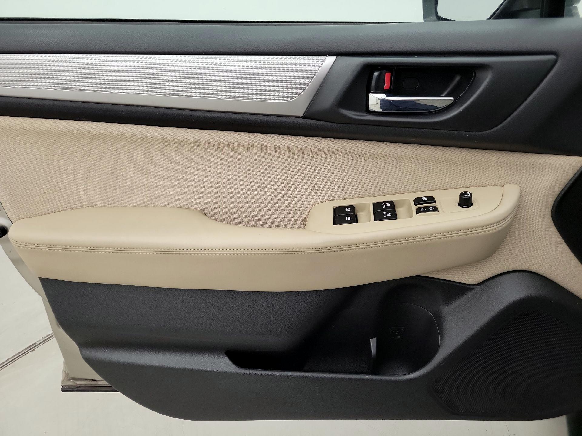 Thumbnail: 2015 Subaru Outback - 12