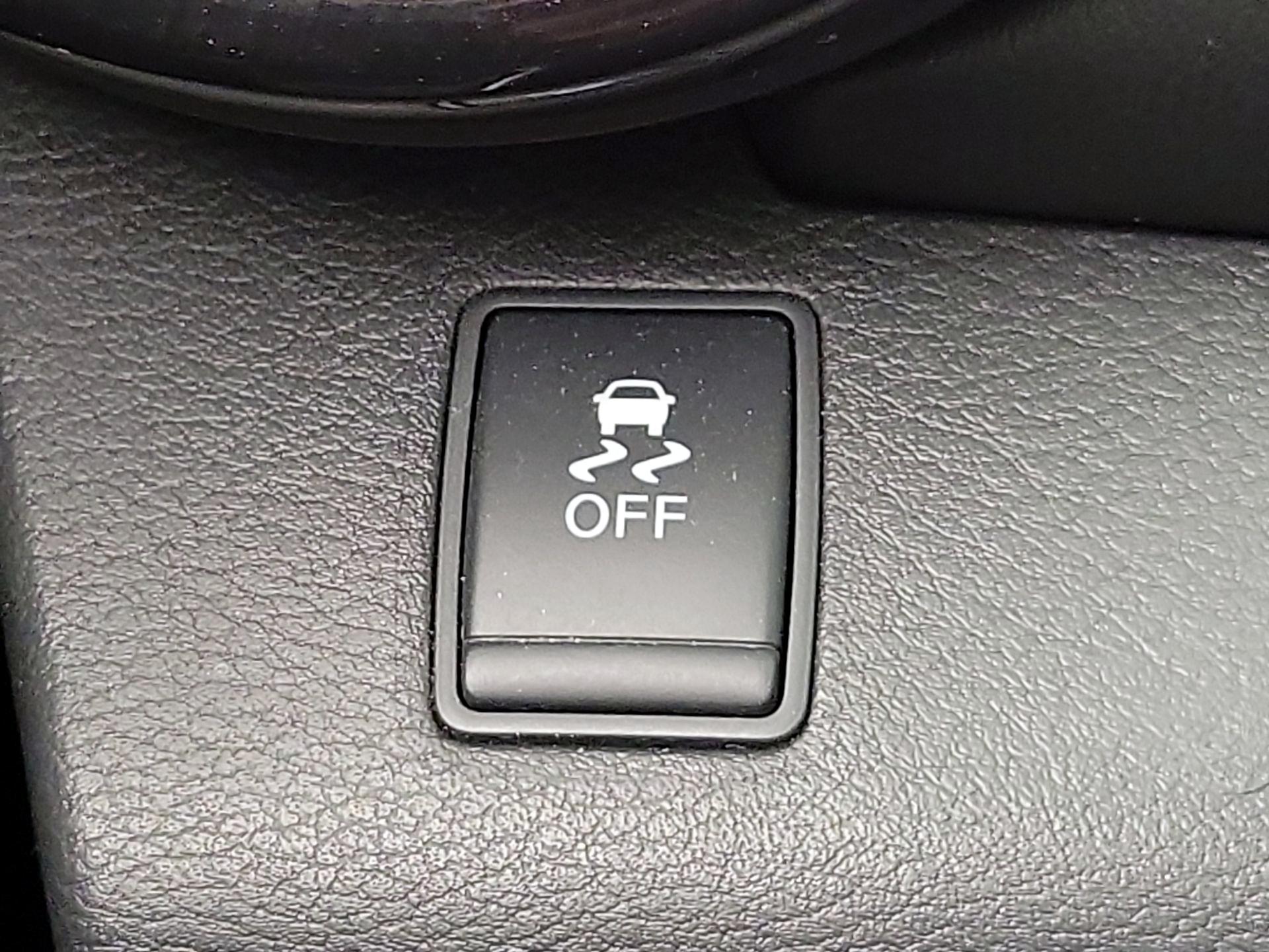 Thumbnail: 2018 Nissan Kicks - 13