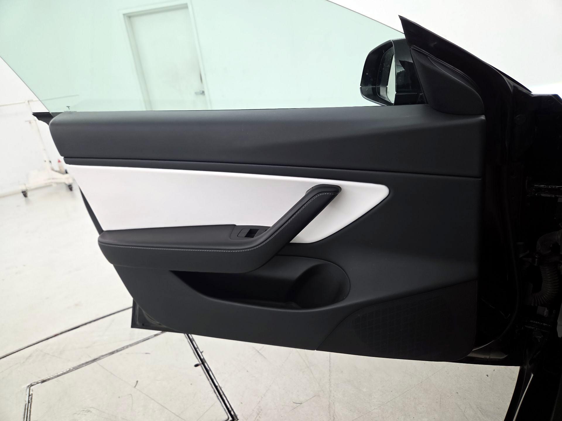 Thumbnail: 2021 Tesla Model 3 - 12