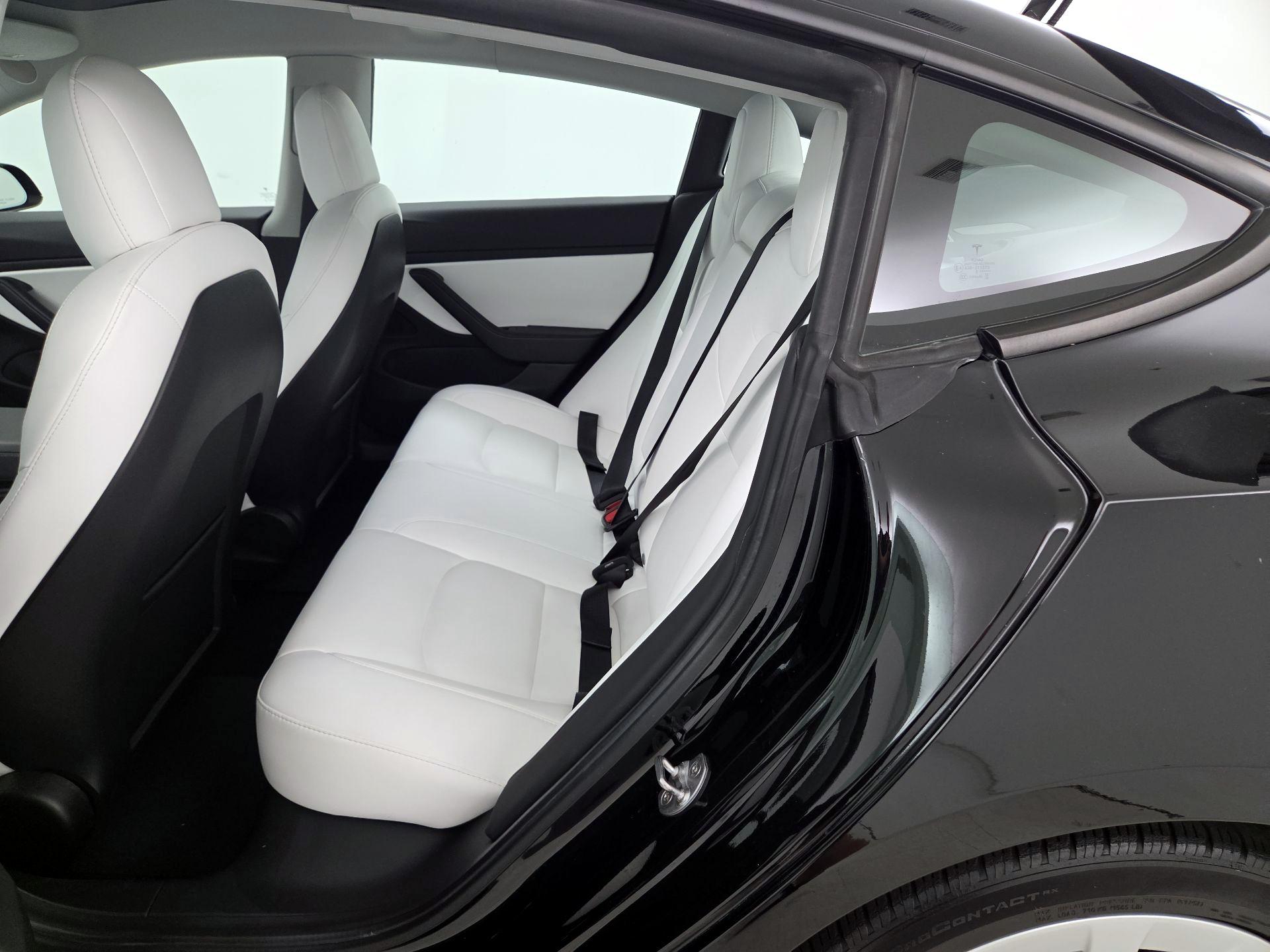 Thumbnail: 2021 Tesla Model 3 - 19