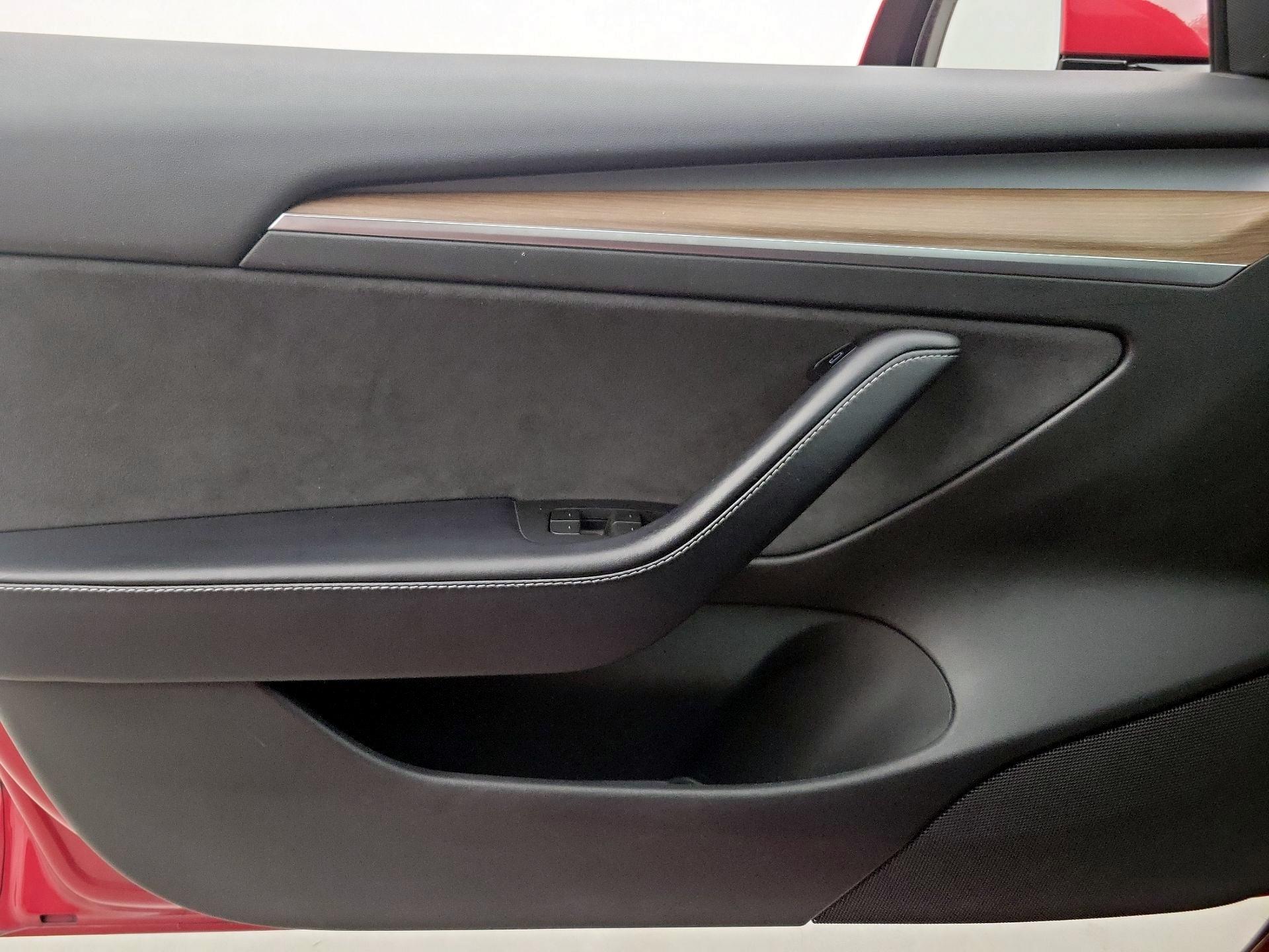 Thumbnail: 2022 Tesla Model 3 - 12