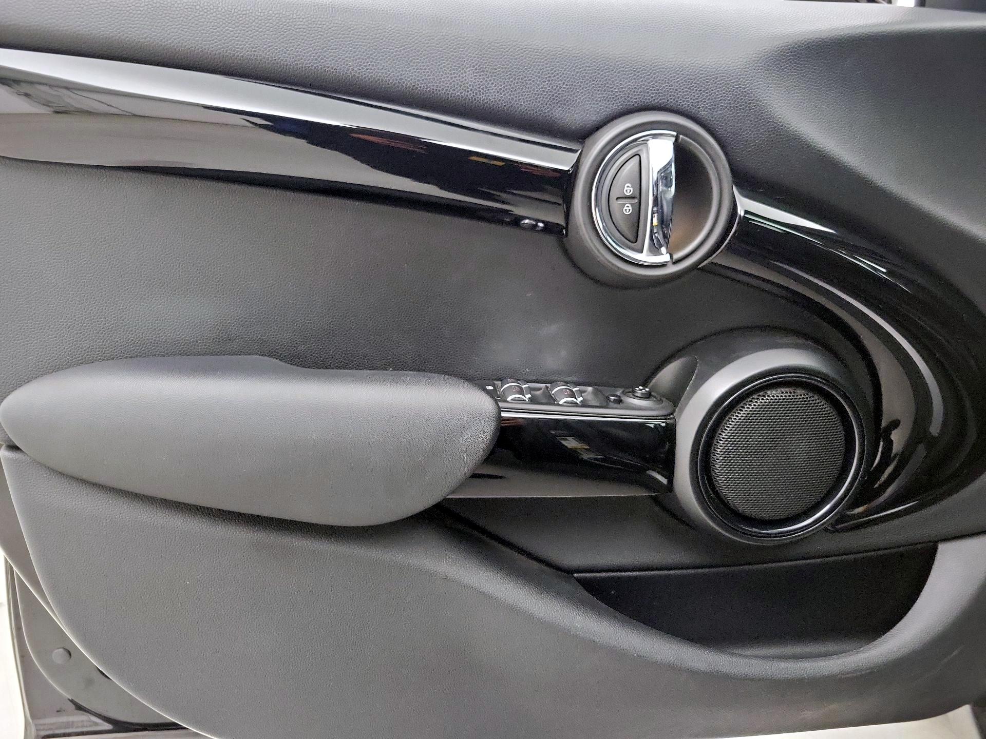 Thumbnail: 2019 MINI Cooper Hardtop - 12