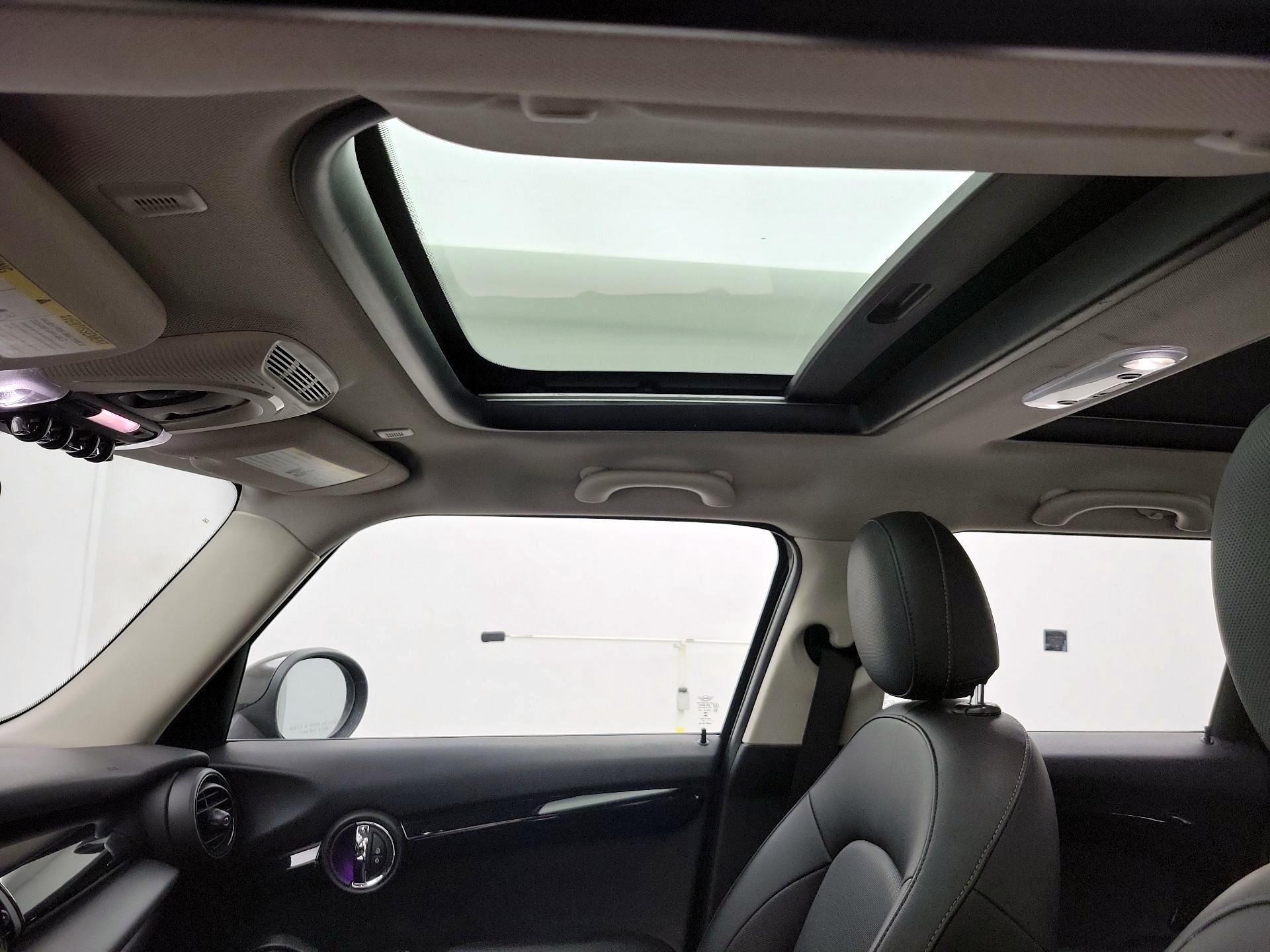 Thumbnail: 2019 MINI Cooper Hardtop - 19