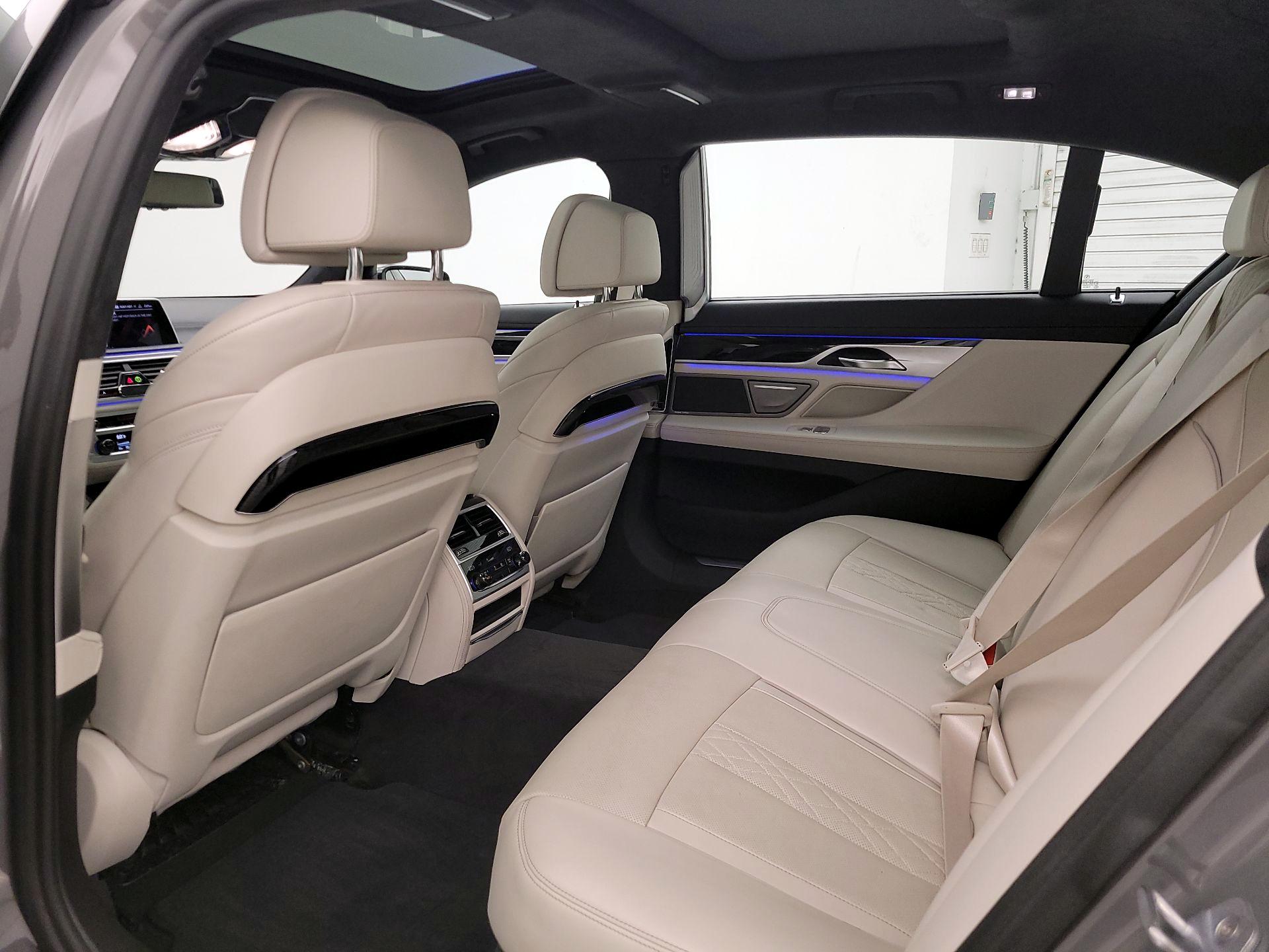 Thumbnail: 2020 BMW 7 Series - 20