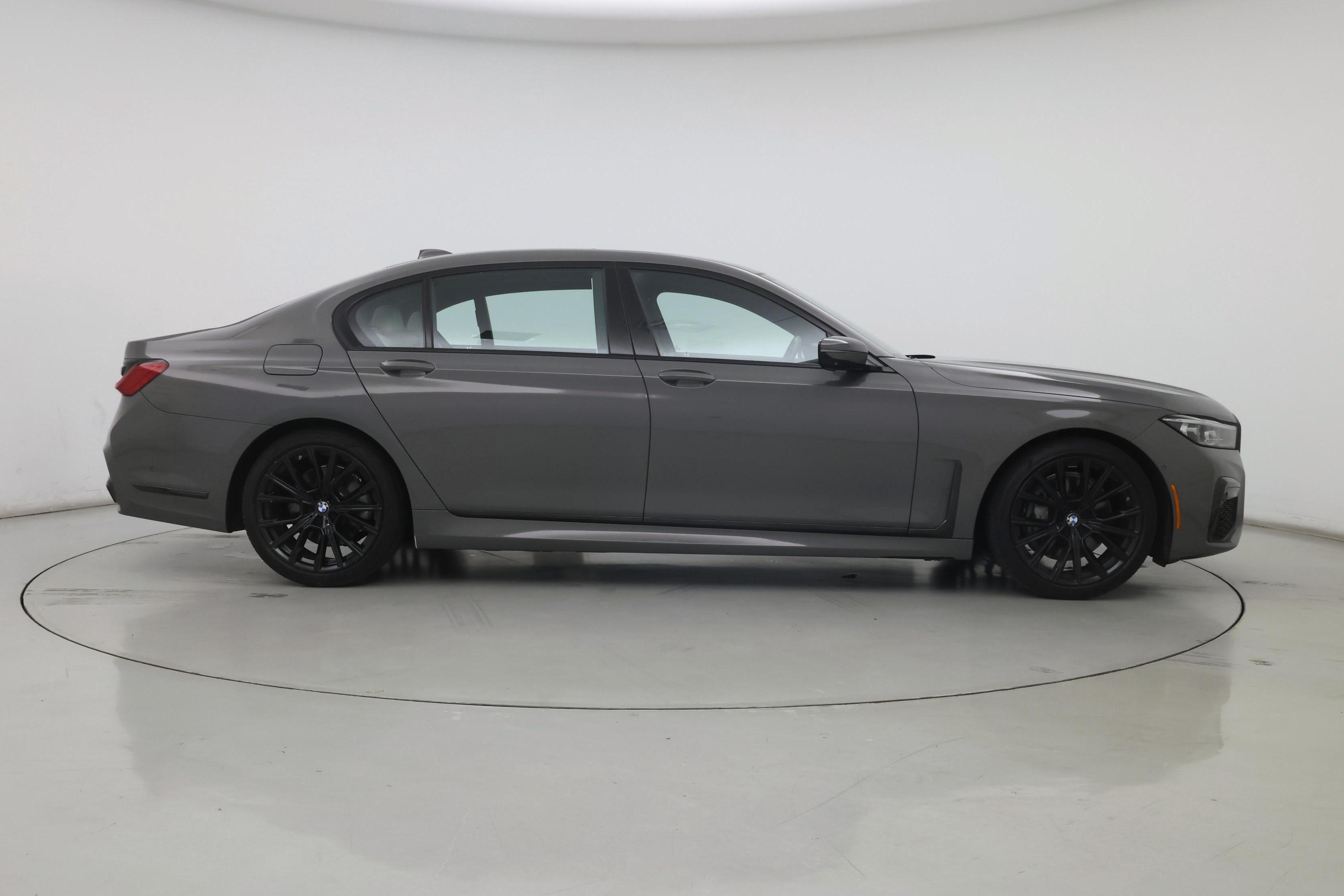 Thumbnail: 2020 BMW 7 Series - 7