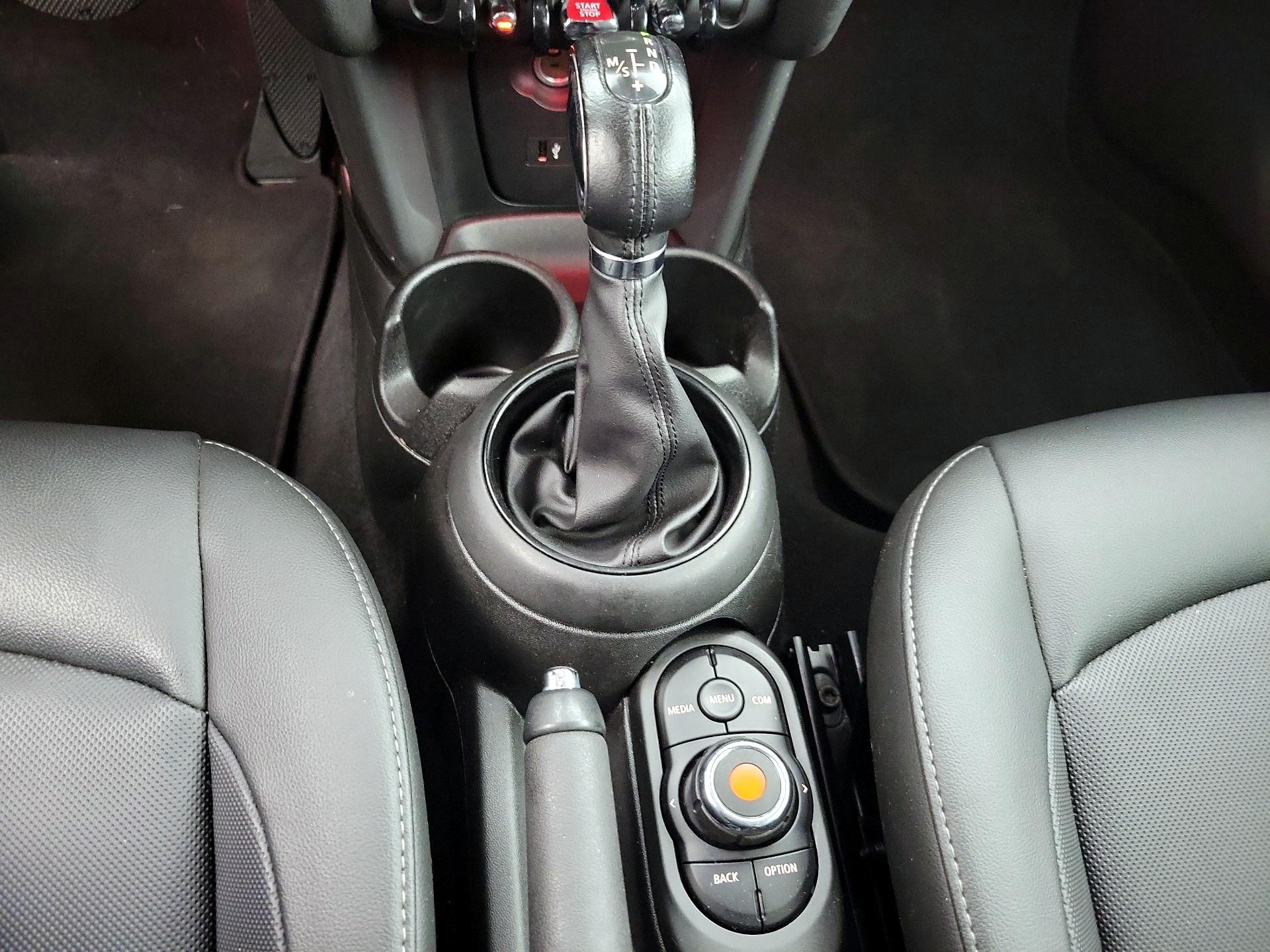 Thumbnail: 2019 MINI Cooper Hardtop - 17
