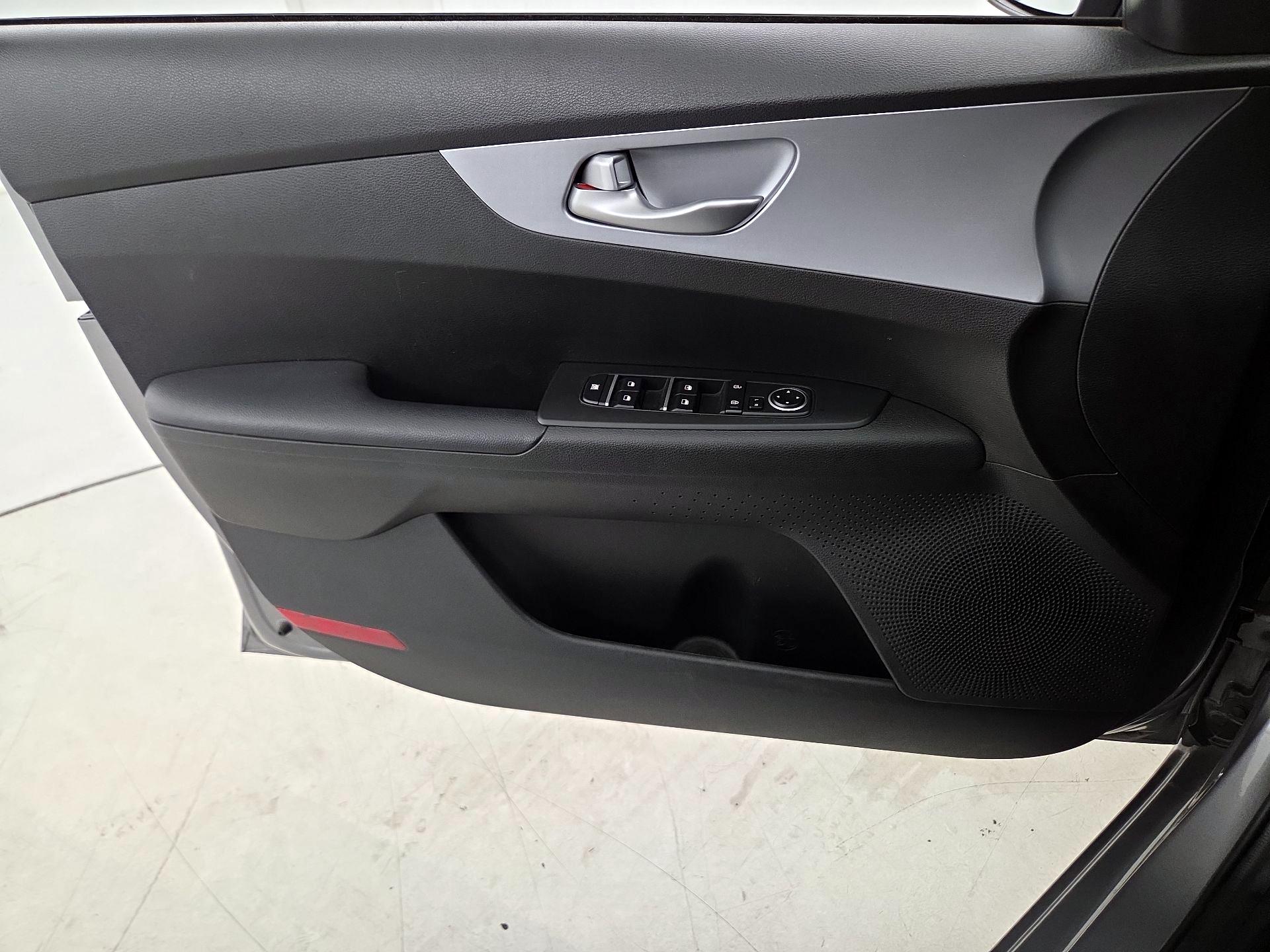 Thumbnail: 2023 Kia Forte - 12