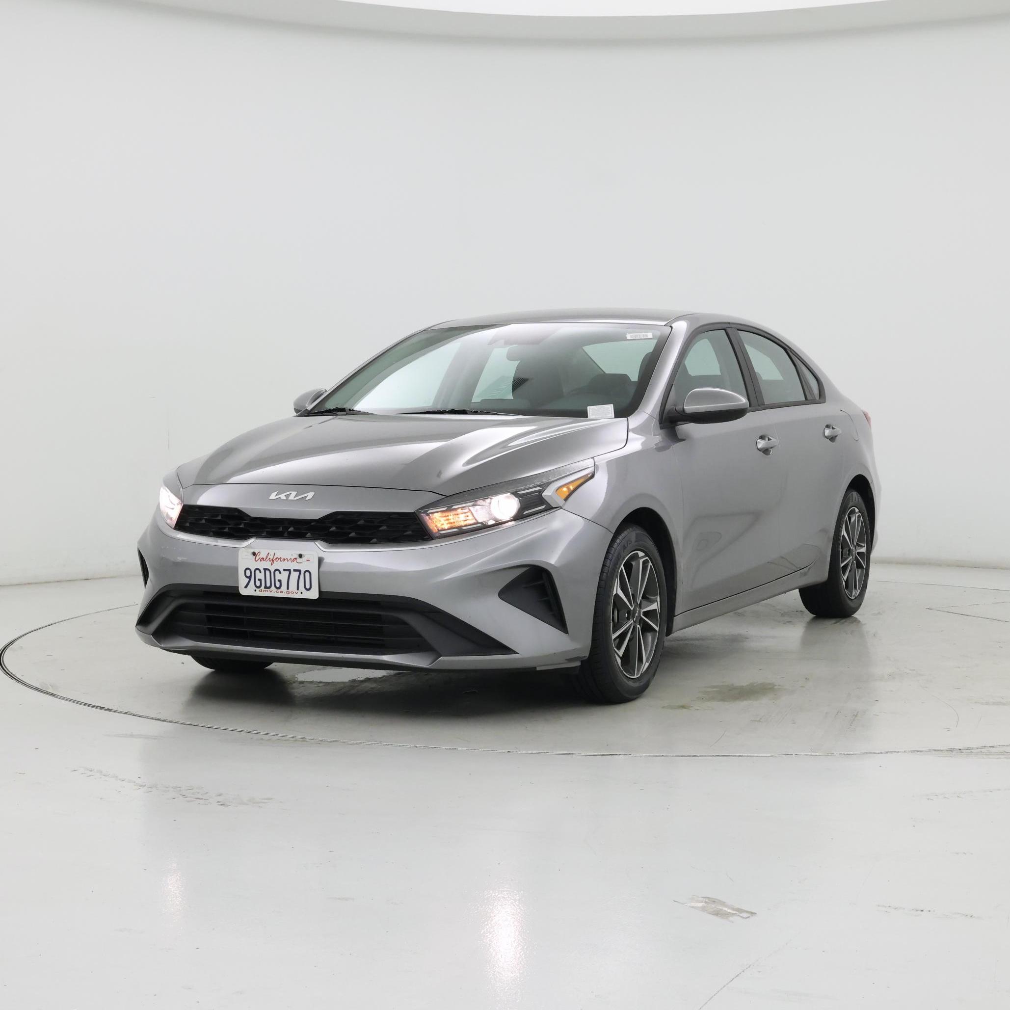 Thumbnail: 2023 Kia Forte - 4