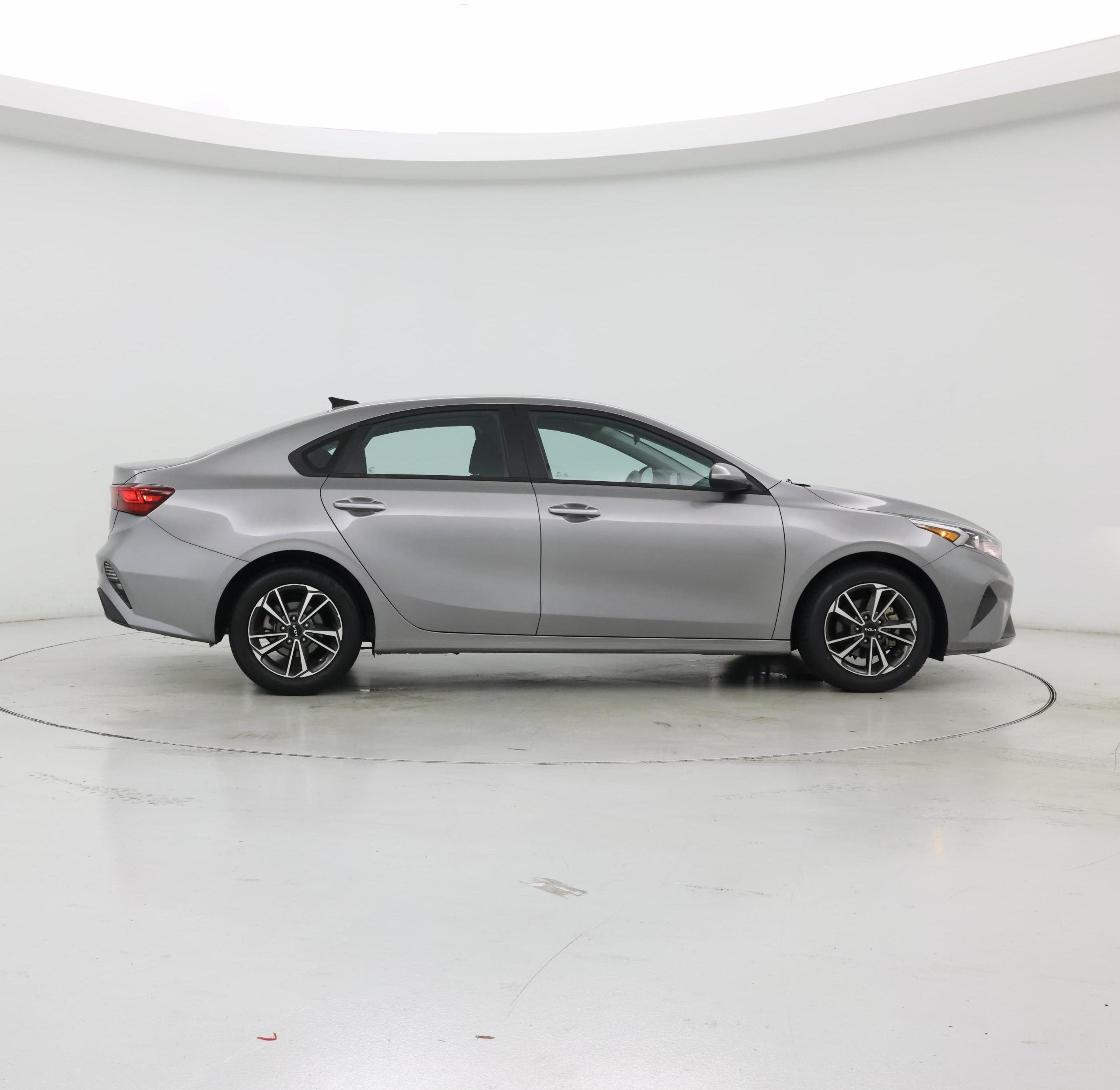 Thumbnail: 2023 Kia Forte - 7