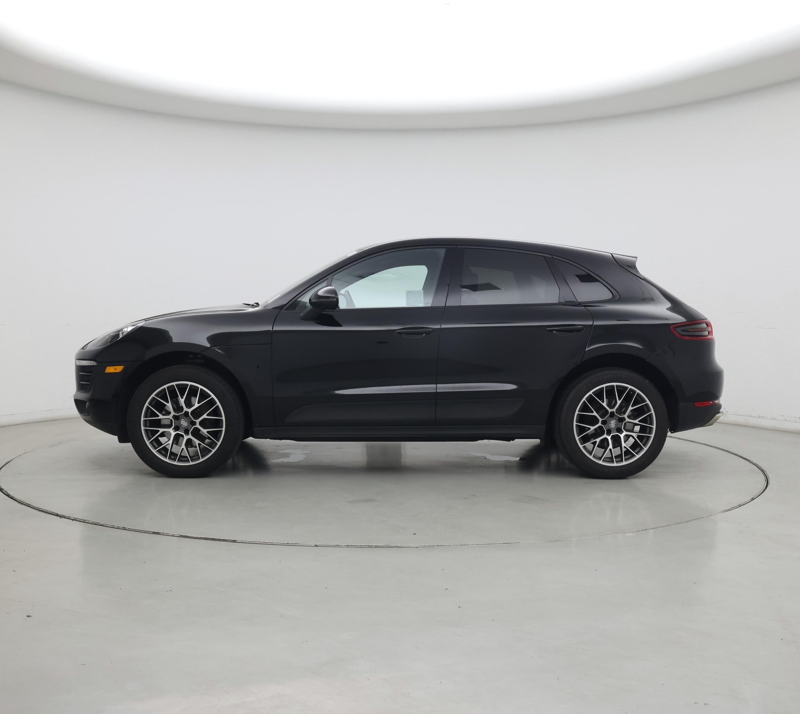 Thumbnail: 2018 Porsche Macan - 3
